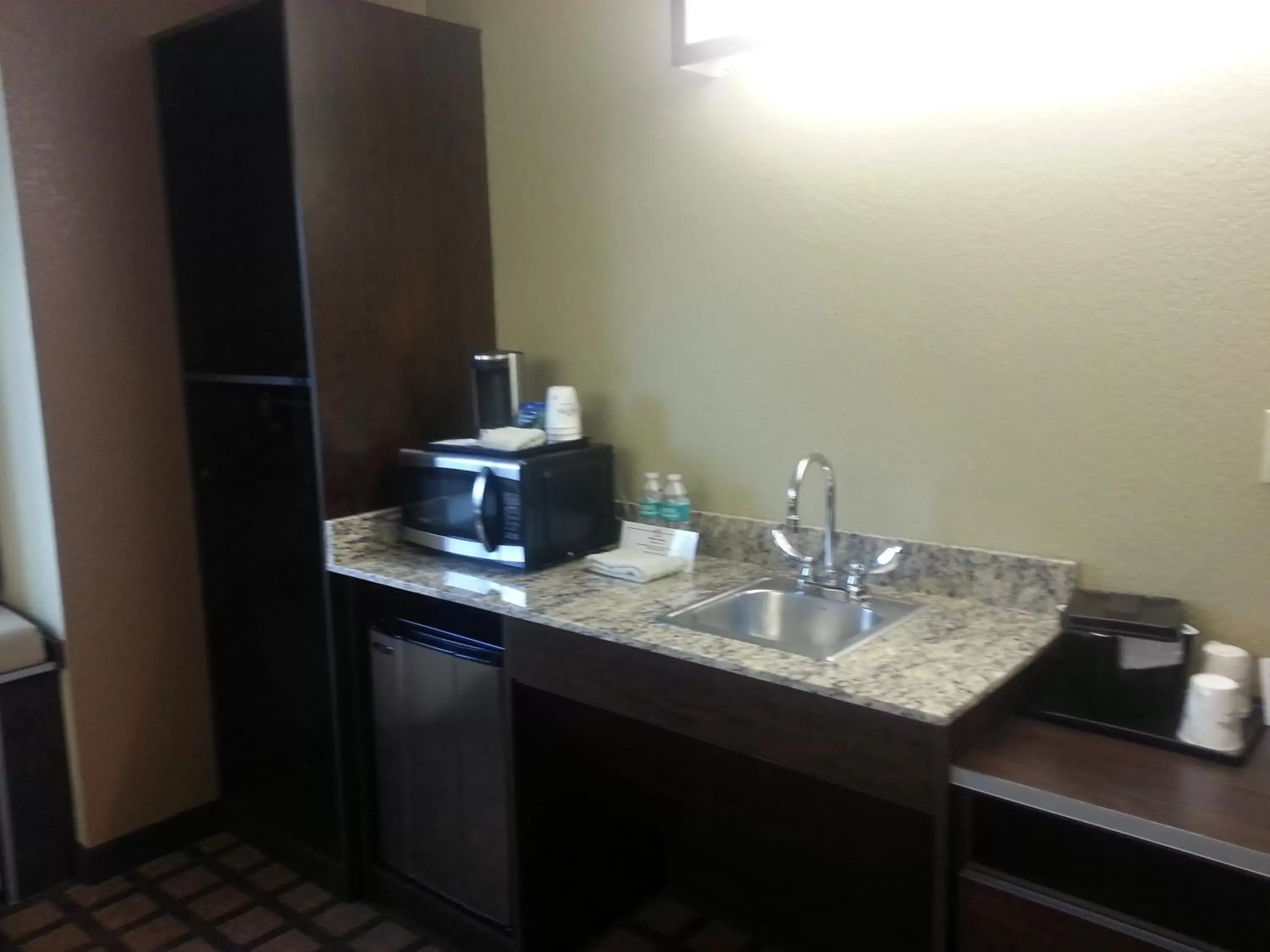 Coffee/tea facilities in Microtel Inn and Suites Carrollton