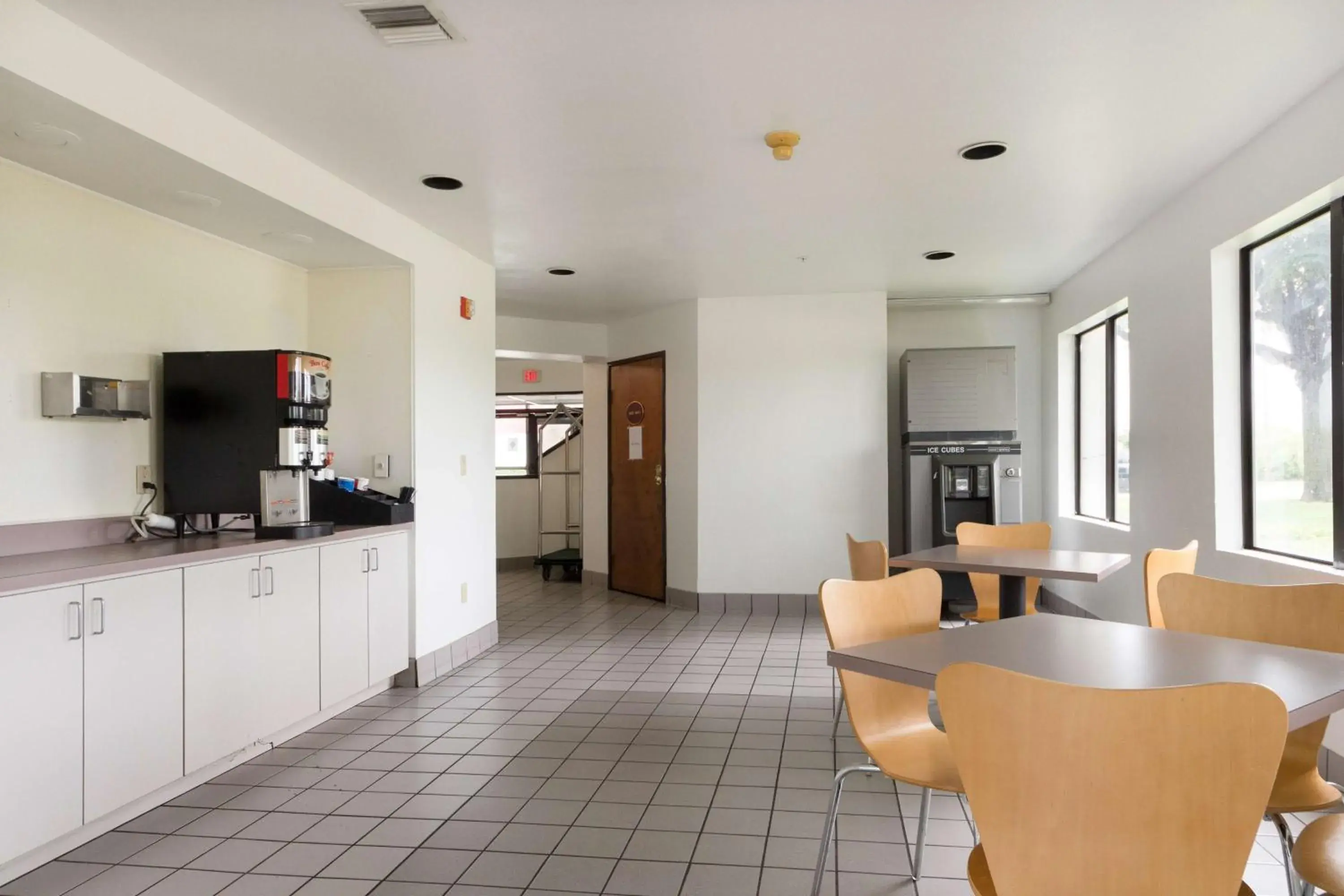 Restaurant/places to eat in Motel 6 Dallas, TX - Northeast