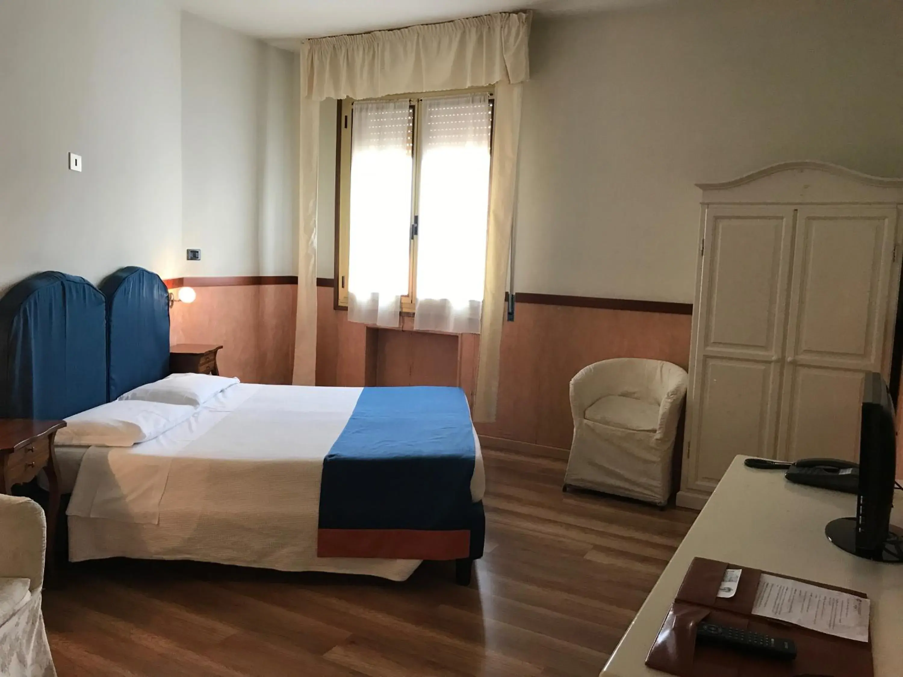 Bedroom, Bed in Hotel San Felice