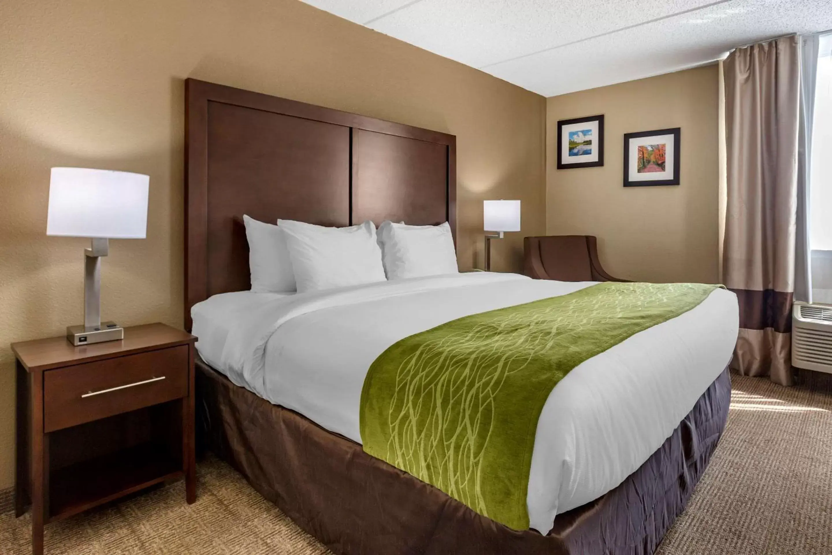 Photo of the whole room, Bed in Comfort Inn Edison - New Brunswick