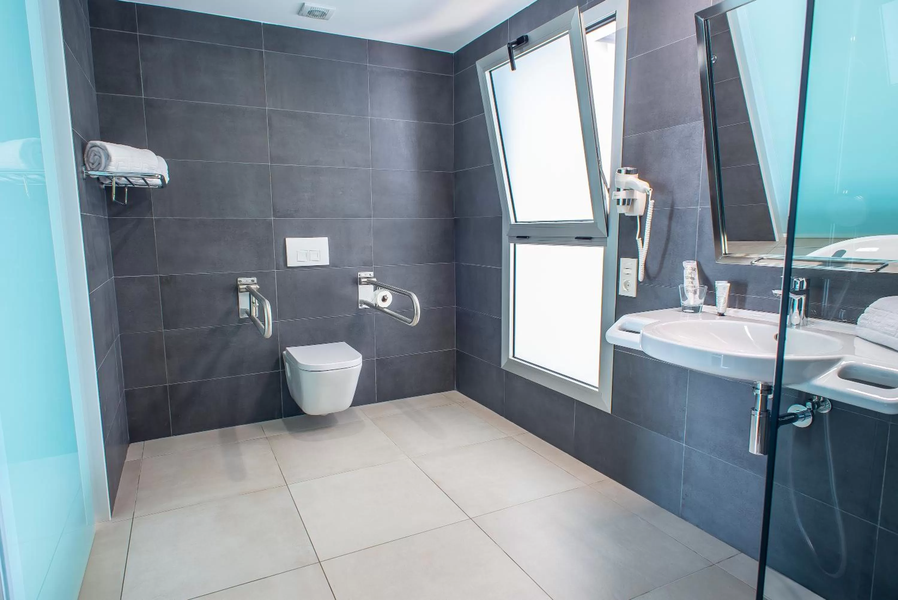 Toilet in Hotel Taimar