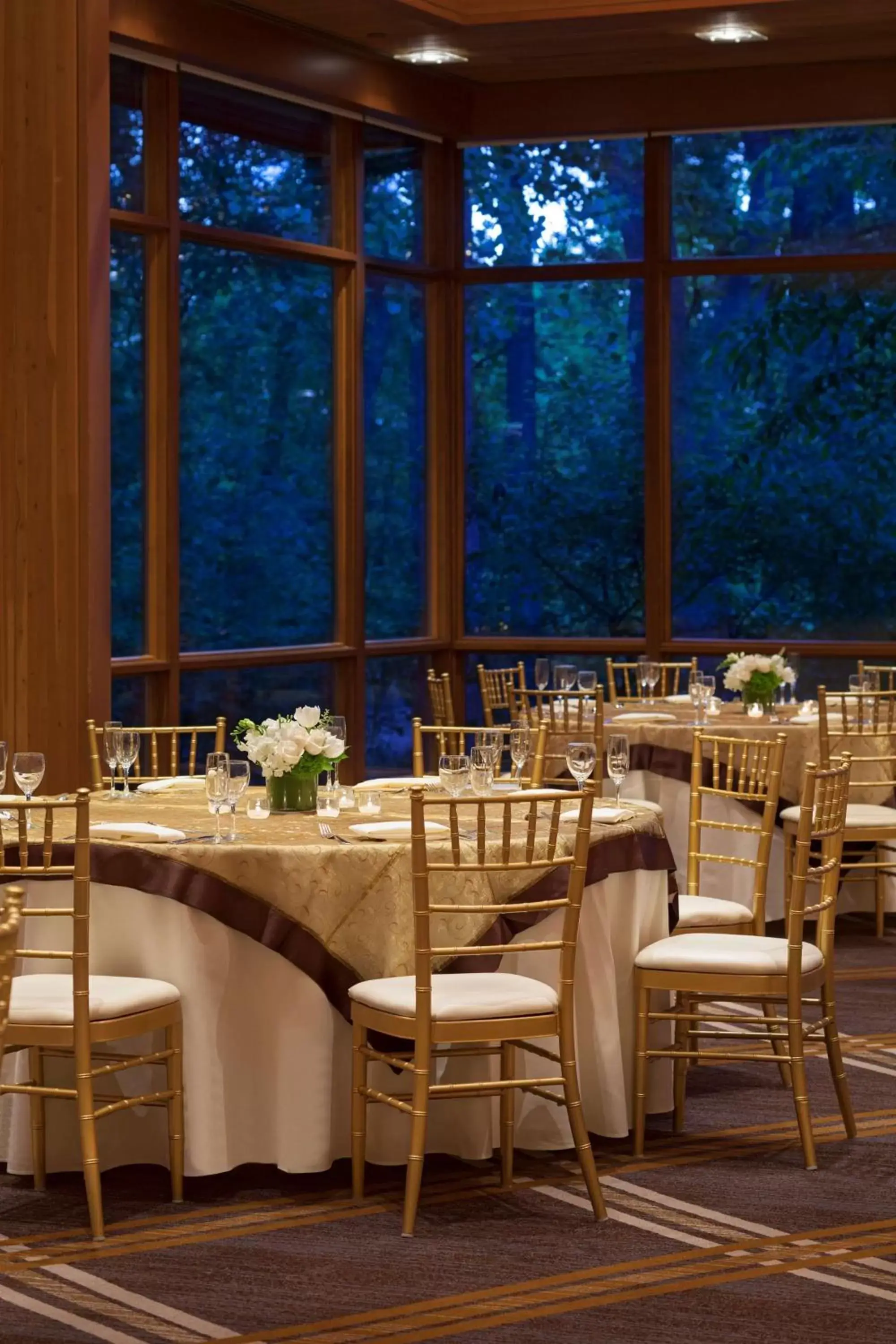 On site, Restaurant/Places to Eat in Hyatt Lodge Oak Brook Chicago