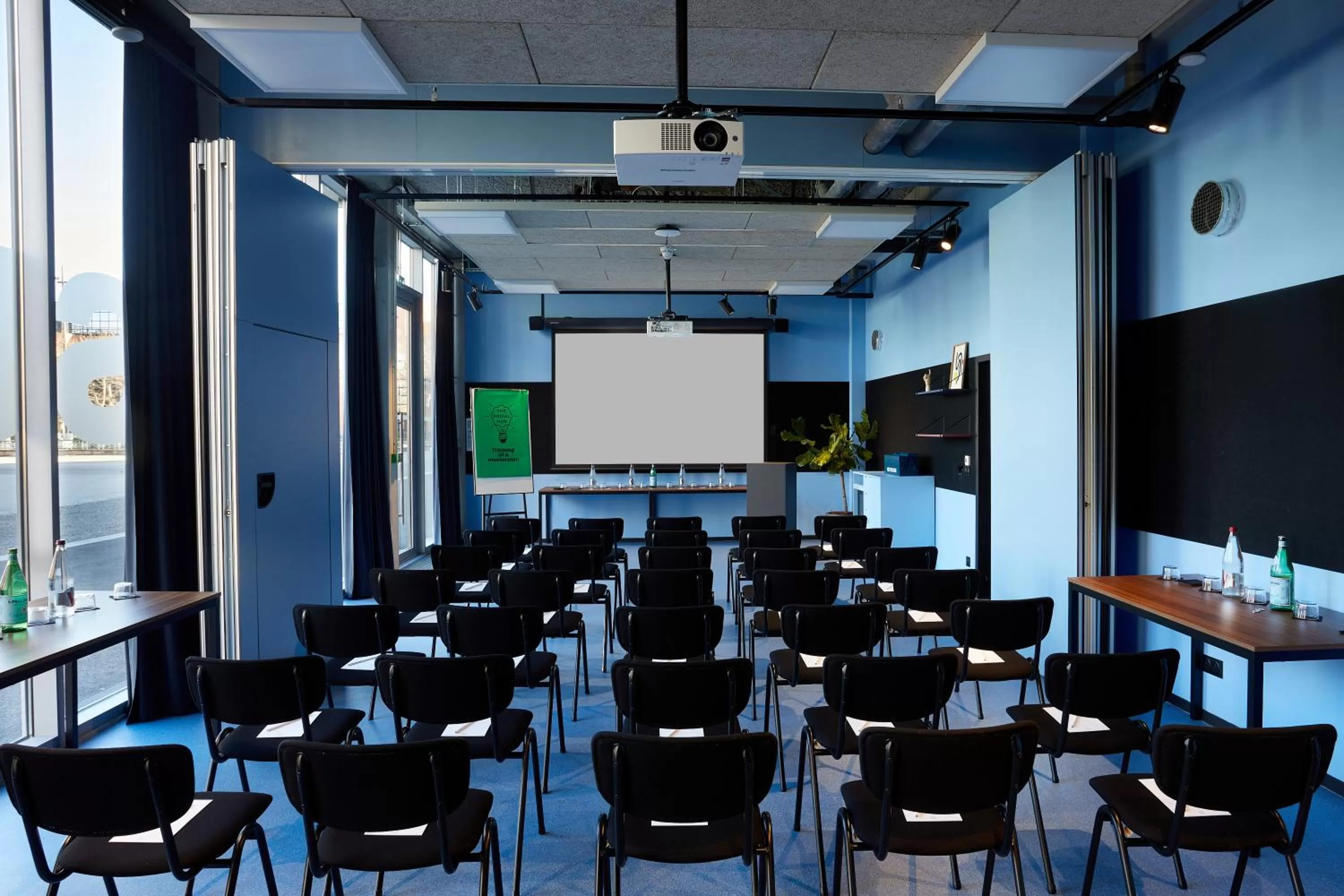 Meeting/conference room in The Social Hub Toulouse