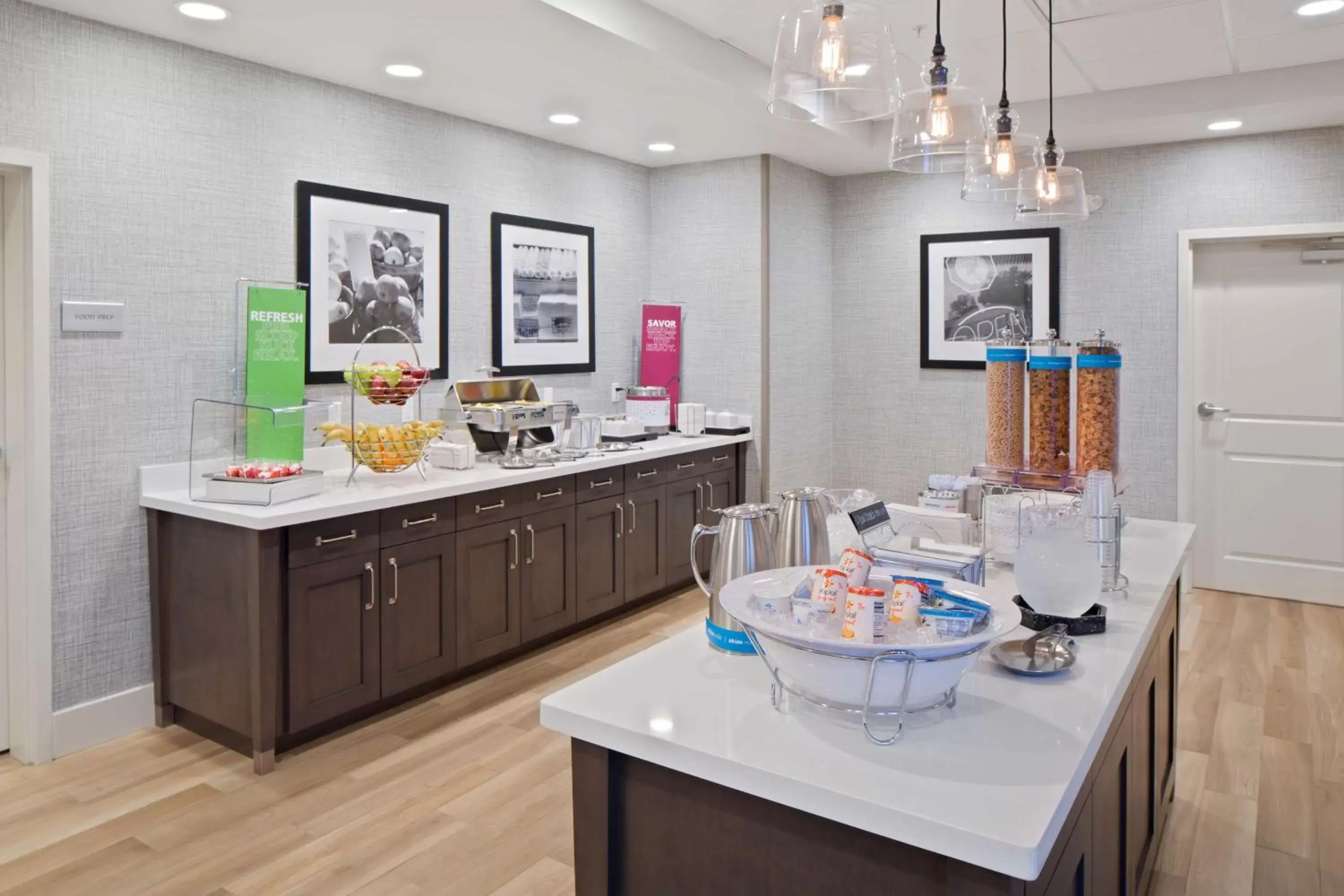 Dining area, Restaurant/Places to Eat in Hampton Inn & Suites- Seattle Woodinville Wa