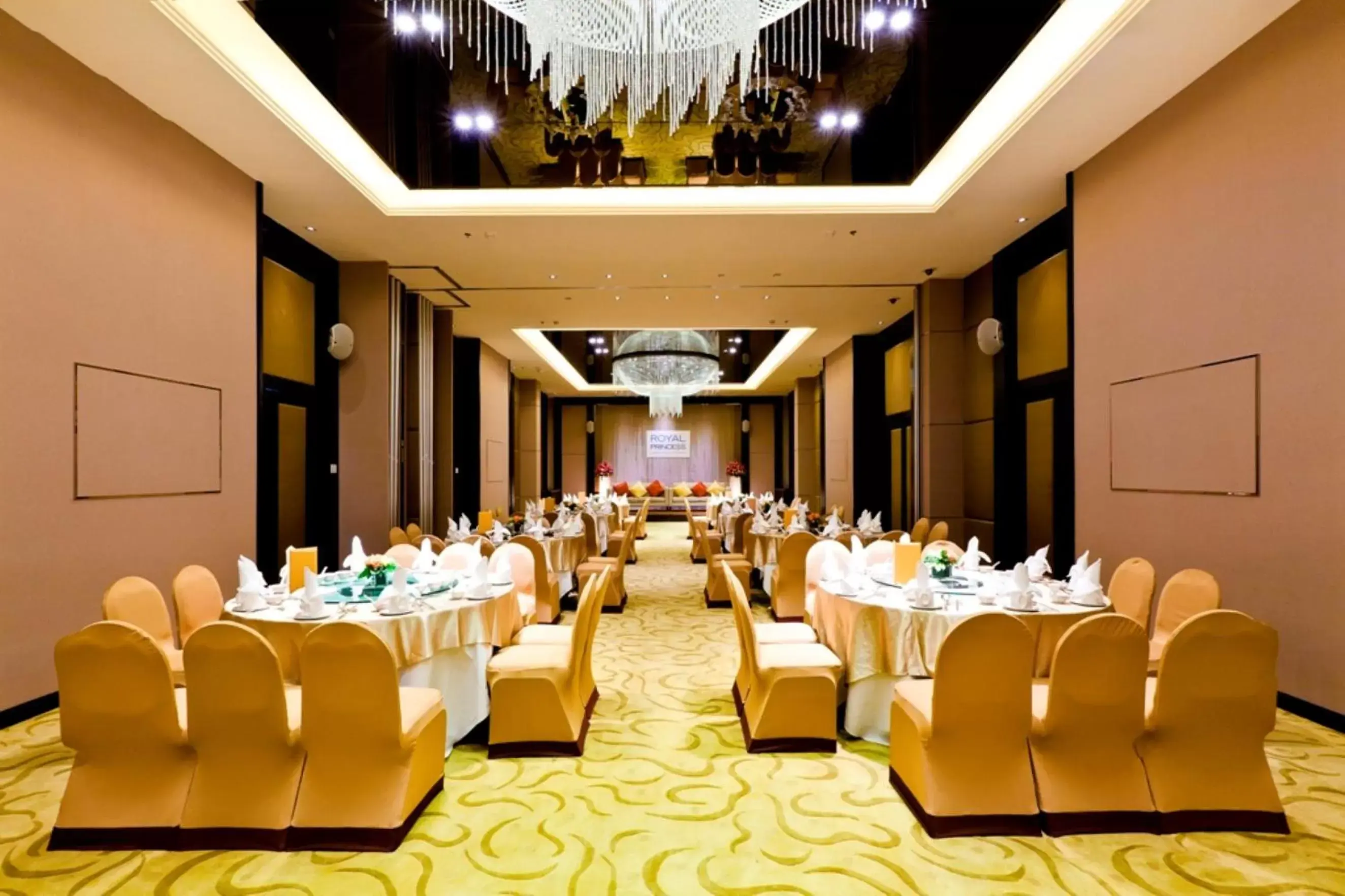 Banquet/Function facilities, Banquet Facilities in Royal Princess Larn Luang - SHA Extra Plus