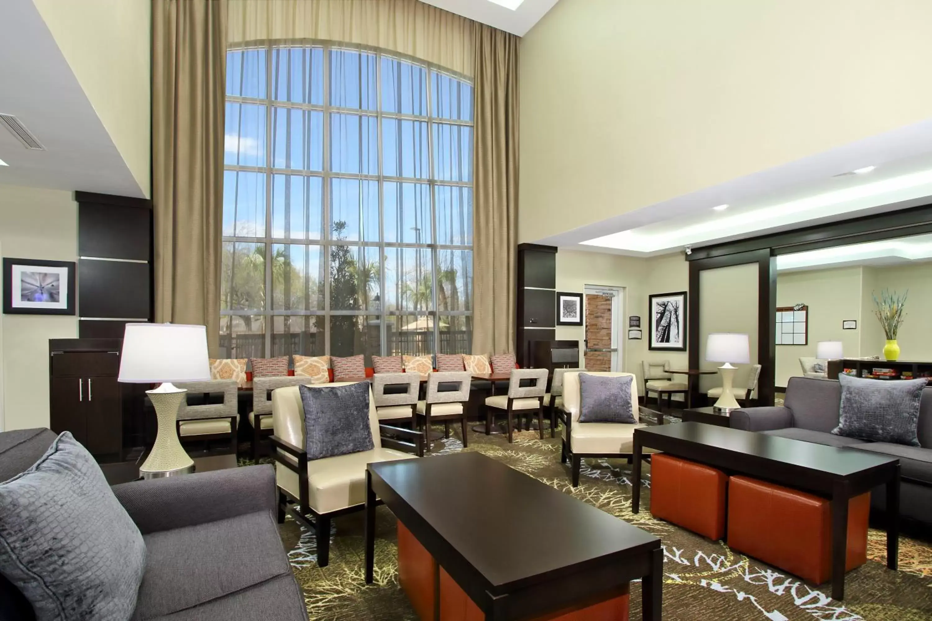 Breakfast, Restaurant/Places to Eat in Staybridge Suites - Houston - Medical Center, an IHG Hotel