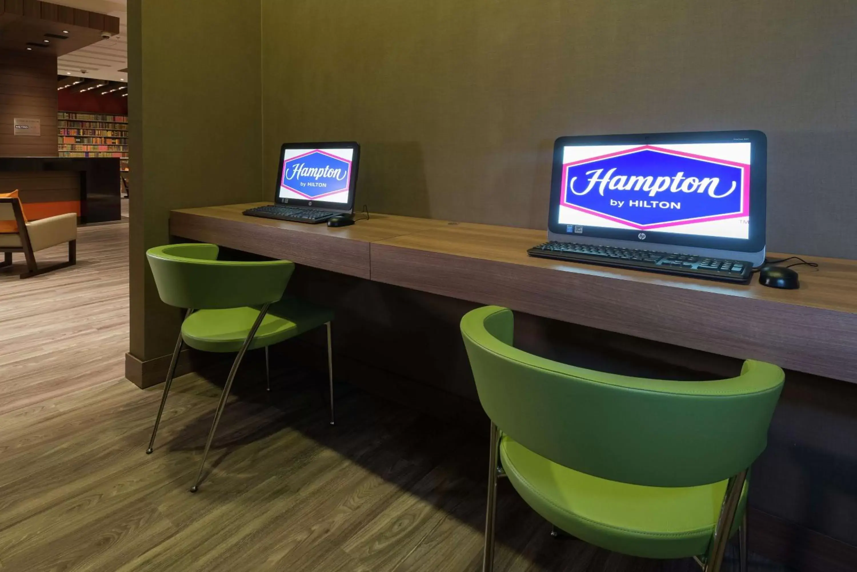 Business facilities, TV/Entertainment Center in Hampton by Hilton Bogota Usaquen