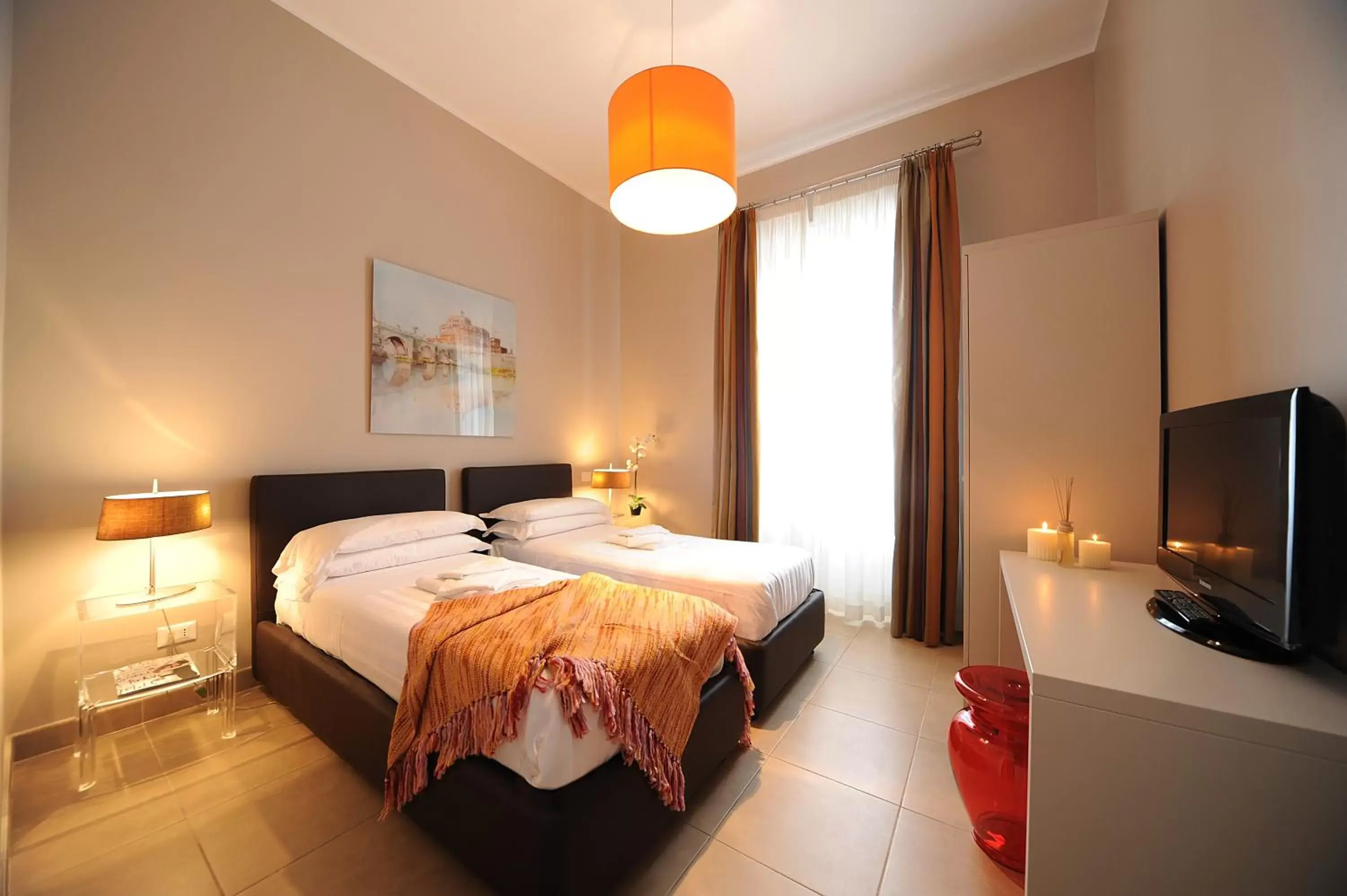 Photo of the whole room, Bed in Trianon Borgo Pio Aparthotel