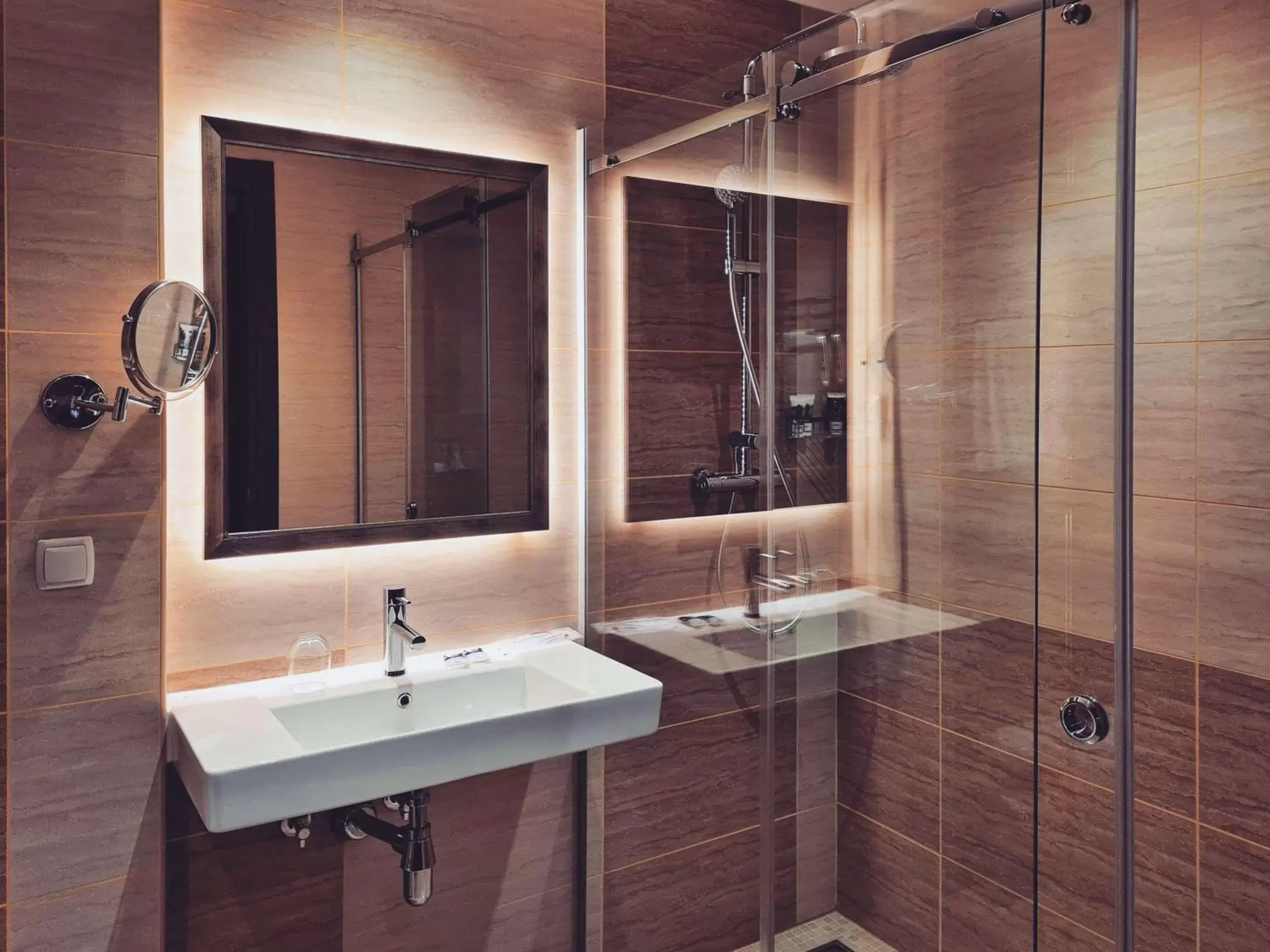 Photo of the whole room, Bathroom in Mercure Tetovo