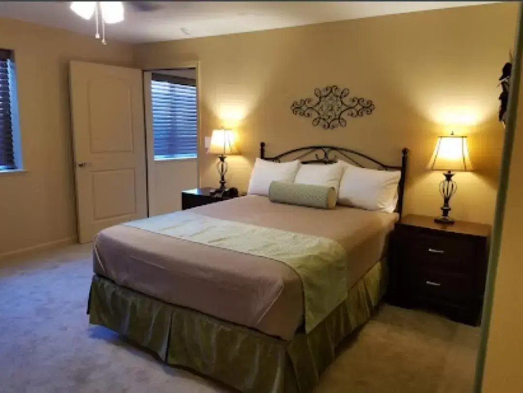 Bedroom, Bed in Terrace Park Inn