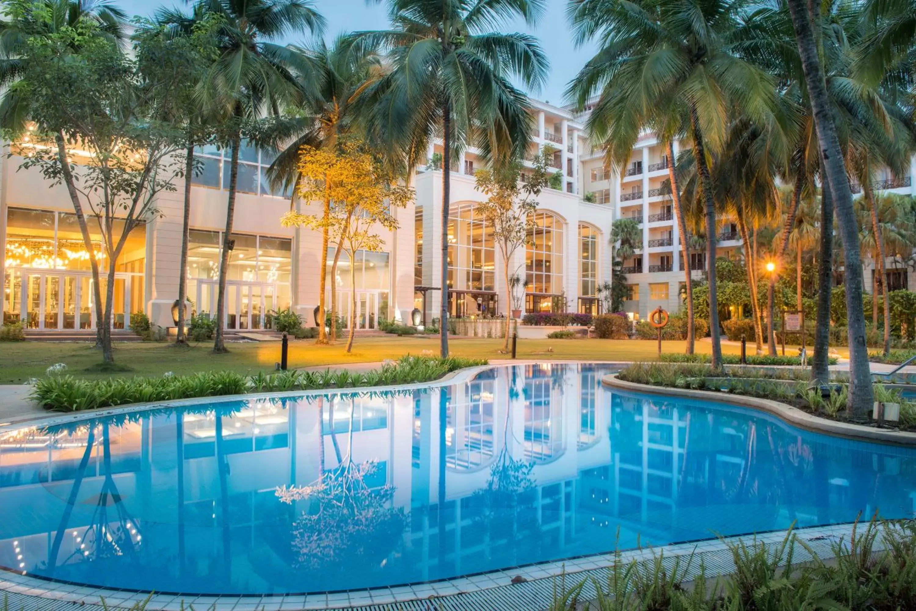 Swimming Pool in Bangi Resort Hotel