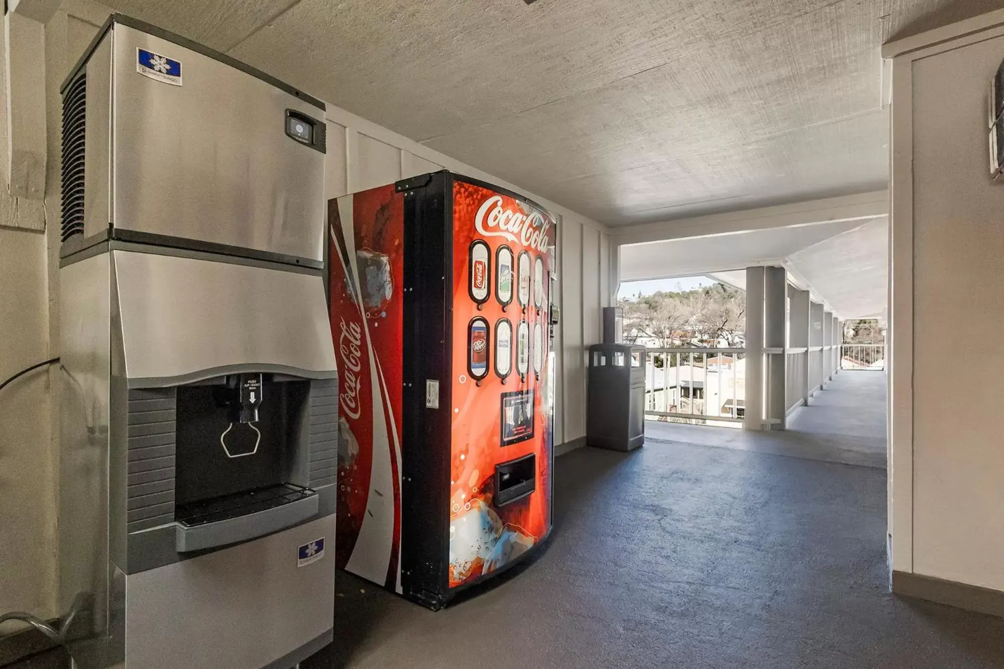 vending machine in Heritage Inn - Yosemite/Sonora