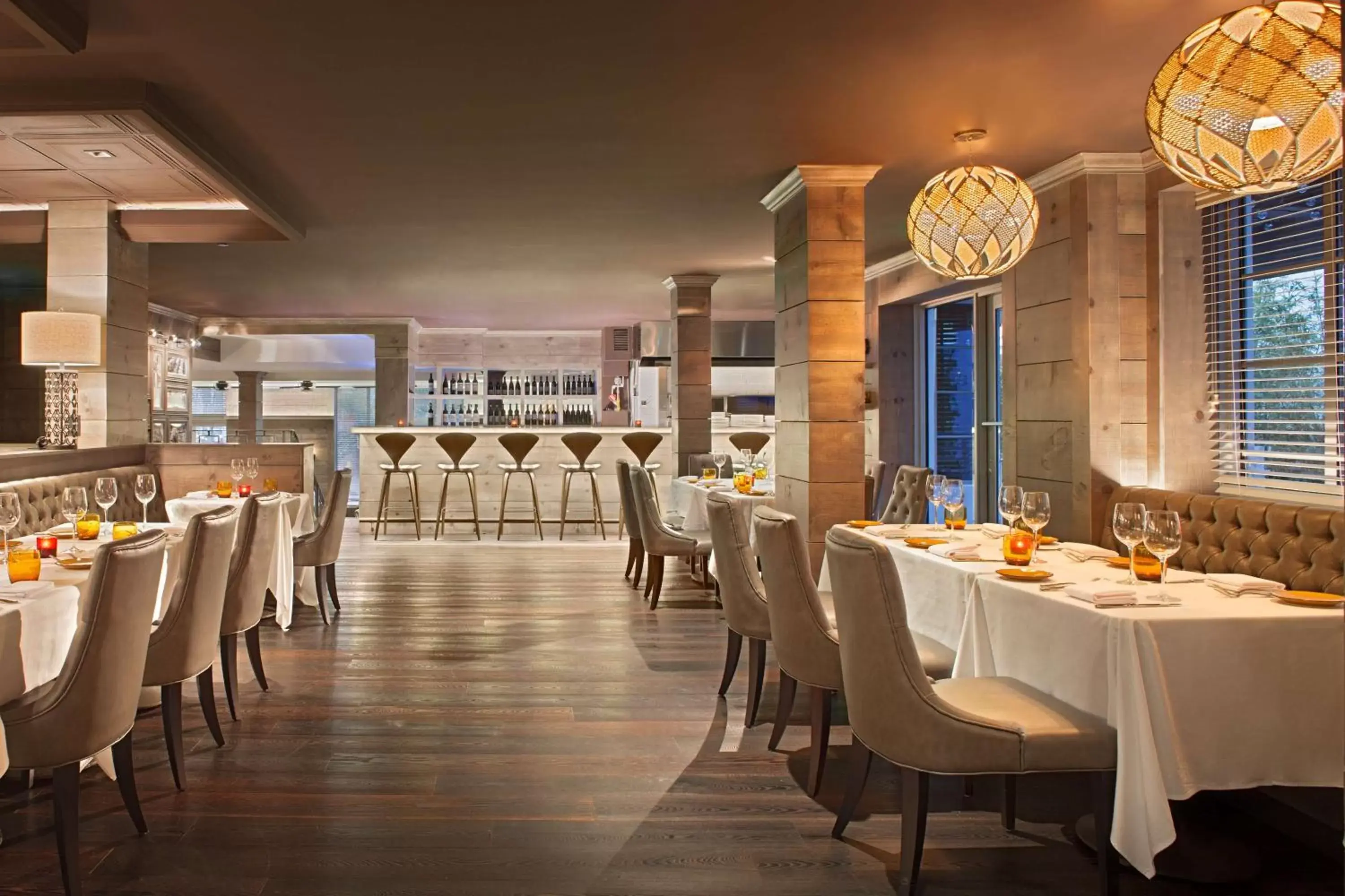 Dining area, Restaurant/Places to Eat in Gale South Beach, Curio Collection By Hilton