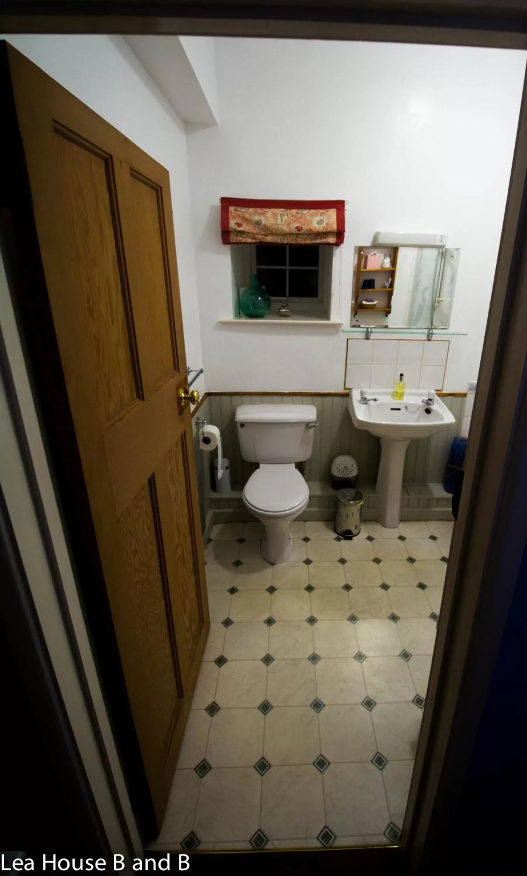 Shower, Bathroom in Lea House Bed and Breakfast