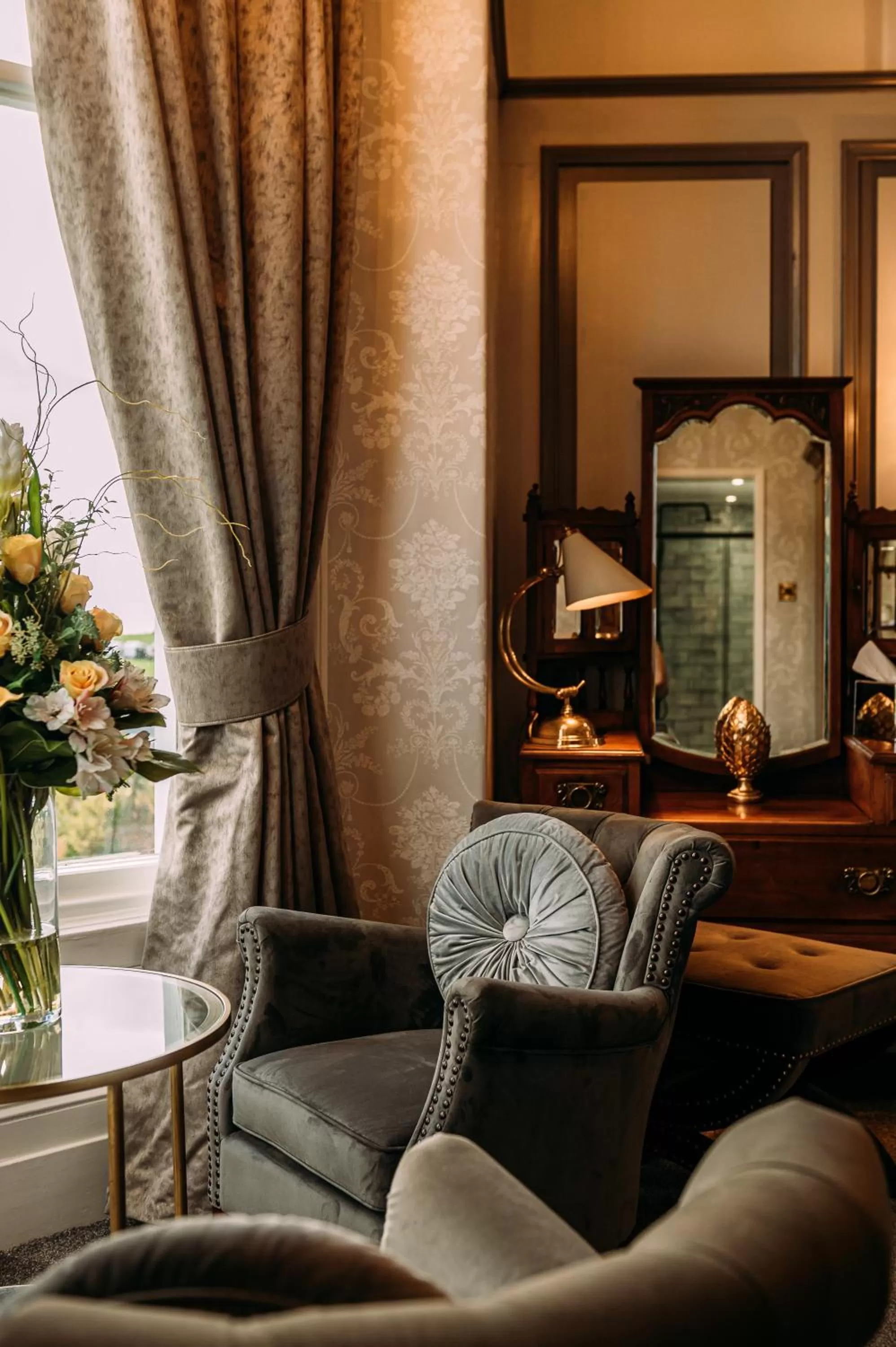 Seating area in The Queens Hotel