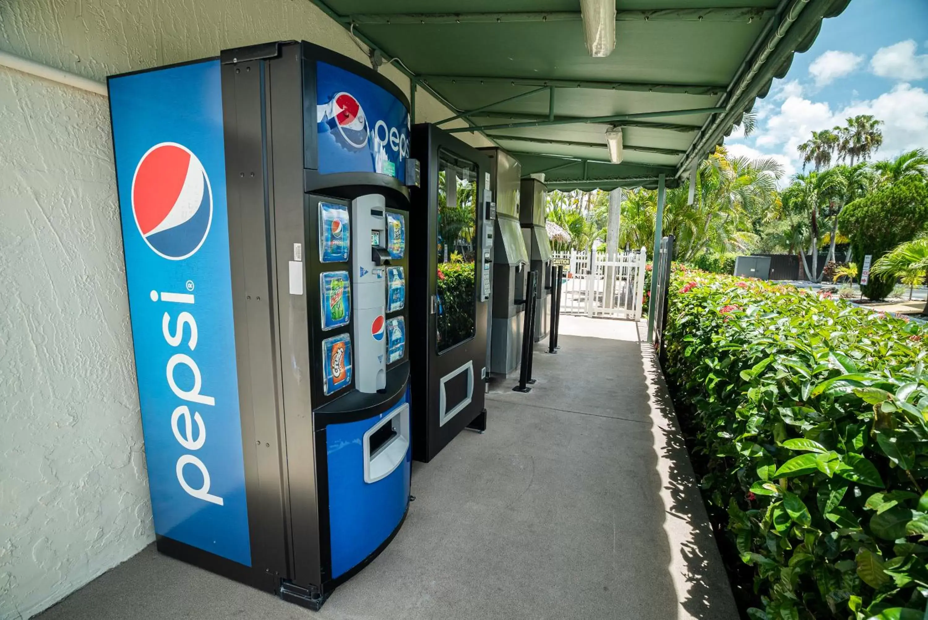 vending machine, Supermarket/Shops in Travelodge by Wyndham Florida City/Homestead/Everglades