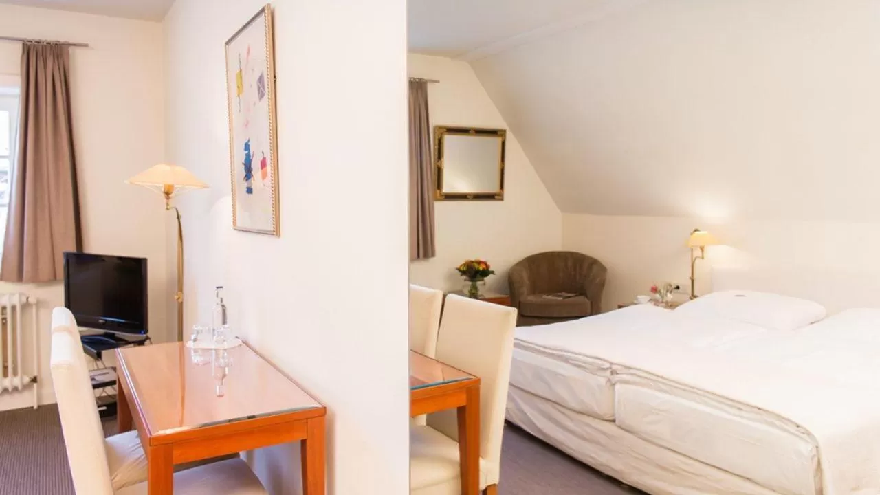 Bed in Meyers Hotel Hittfeld