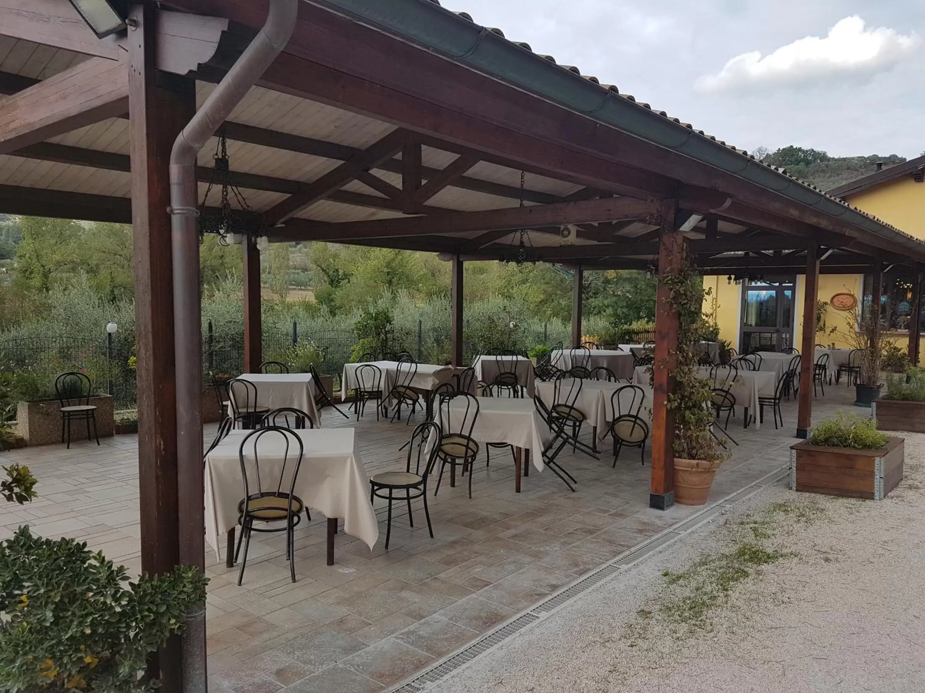 Restaurant/Places to Eat in Hotel Ponte San Vittorino