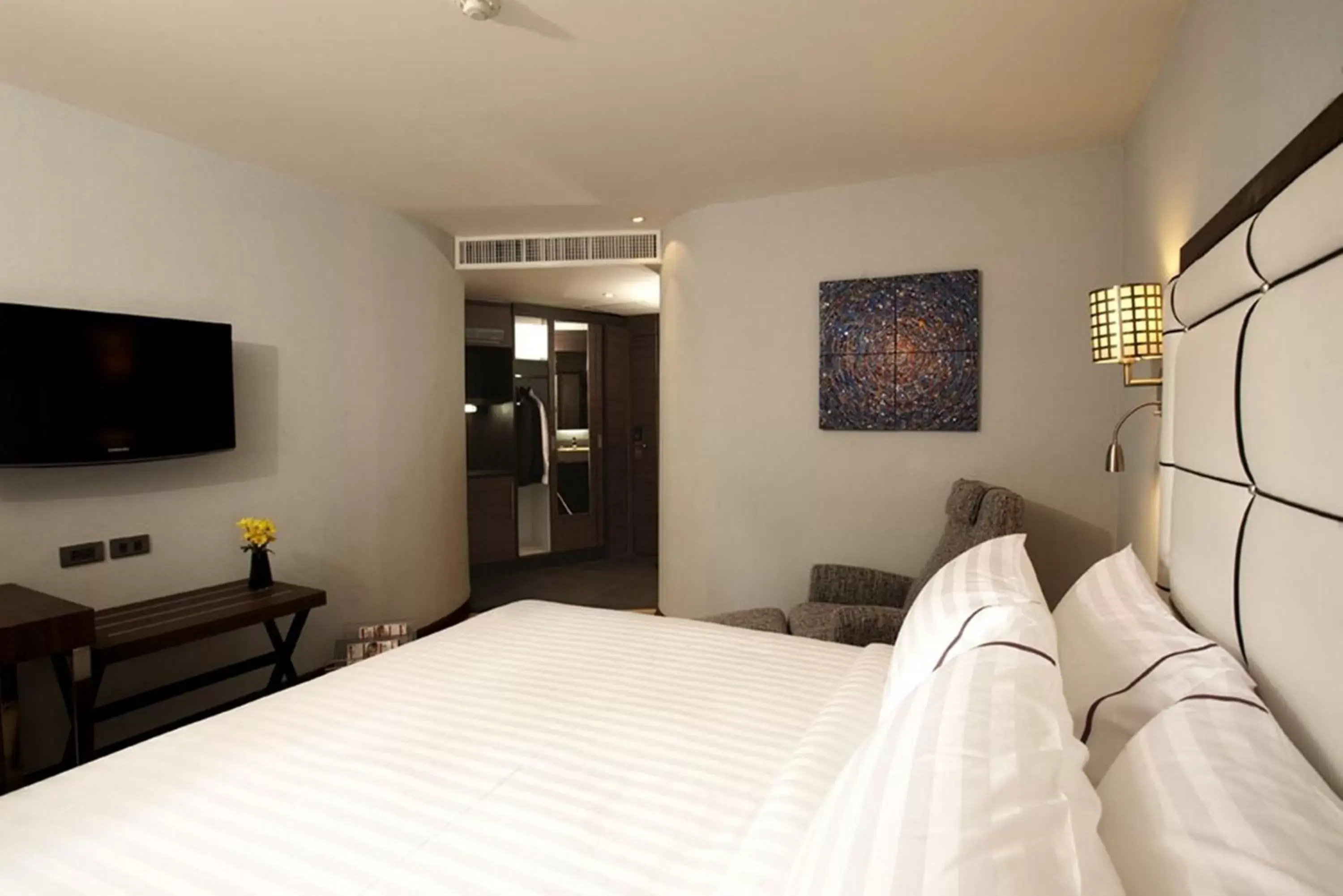 Bed in Sukhumvit Suites Hotel