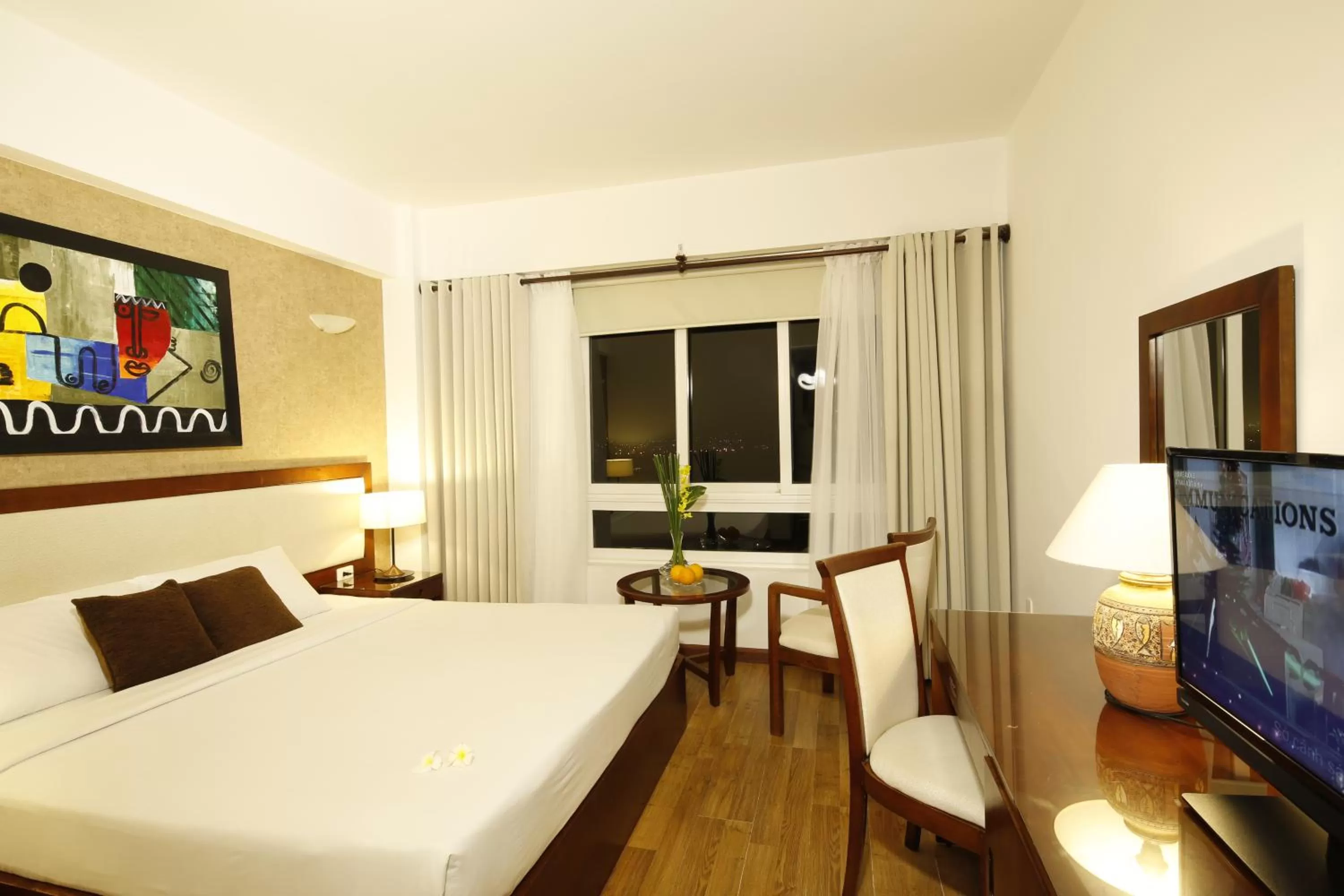 TV and multimedia, Bed in Starlet Hotel