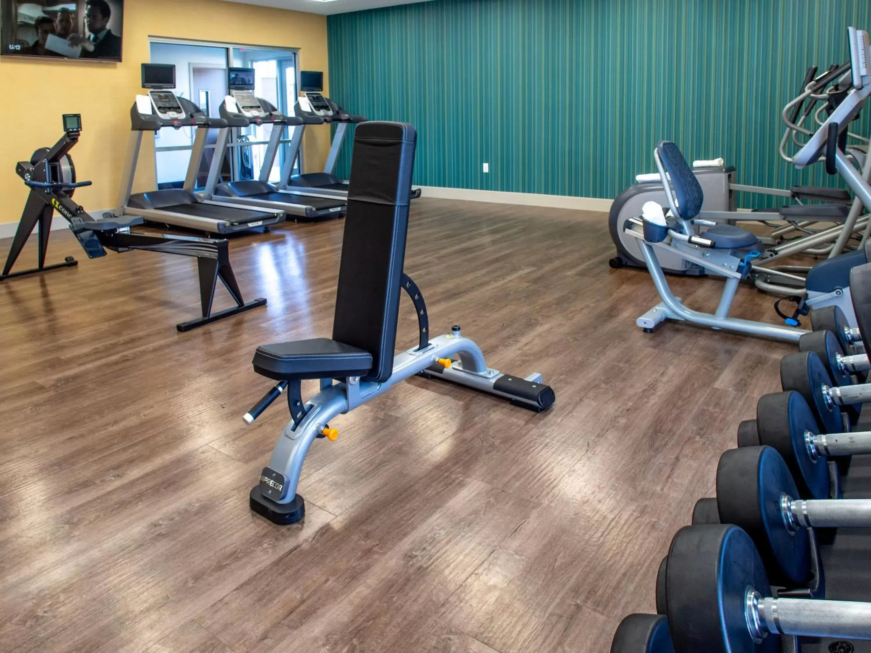 Fitness centre/facilities, Fitness Center/Facilities in Holiday Inn Express & Suites - Oklahoma City Airport, an IHG Hotel