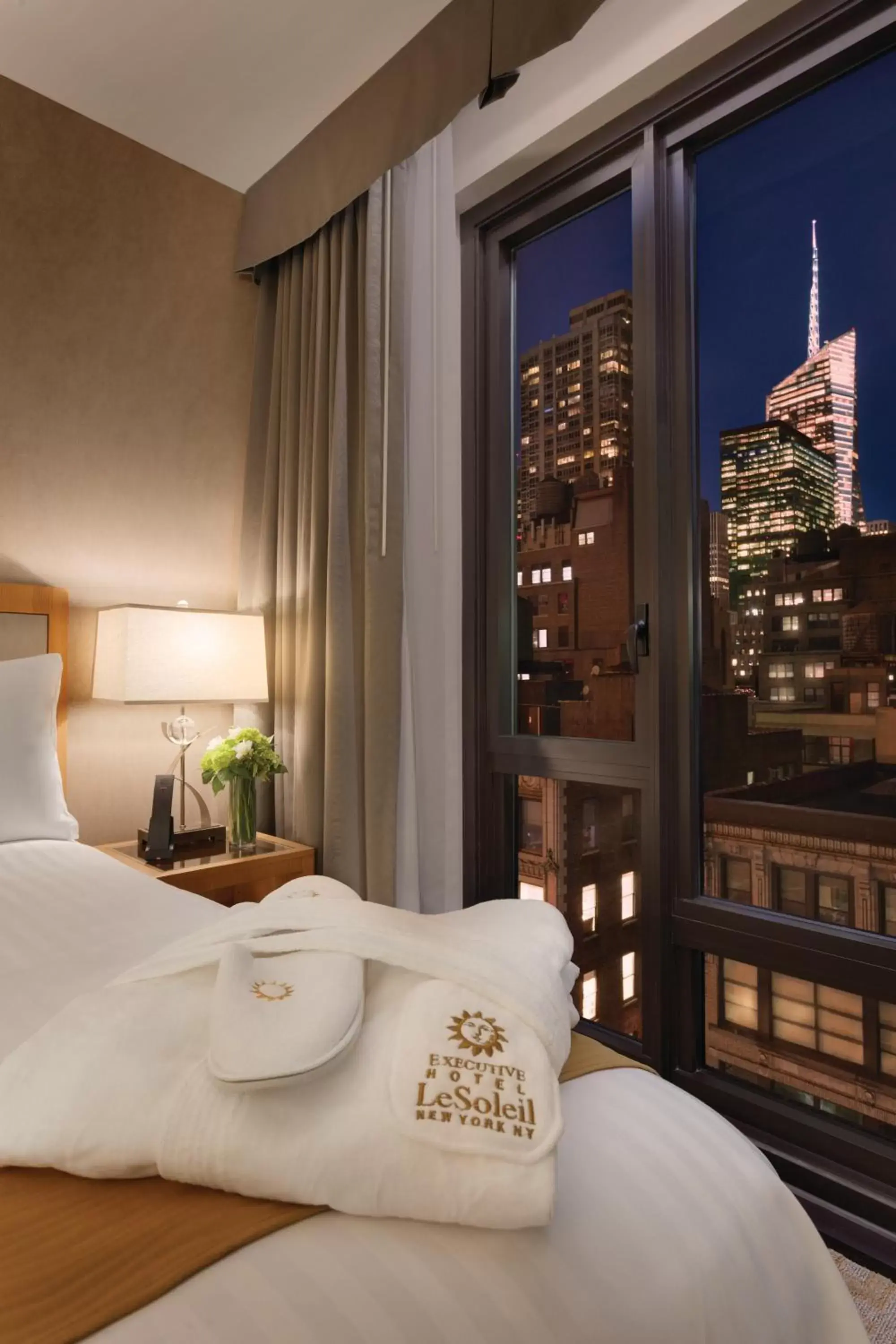 City view in Executive Hotel Le Soleil New York