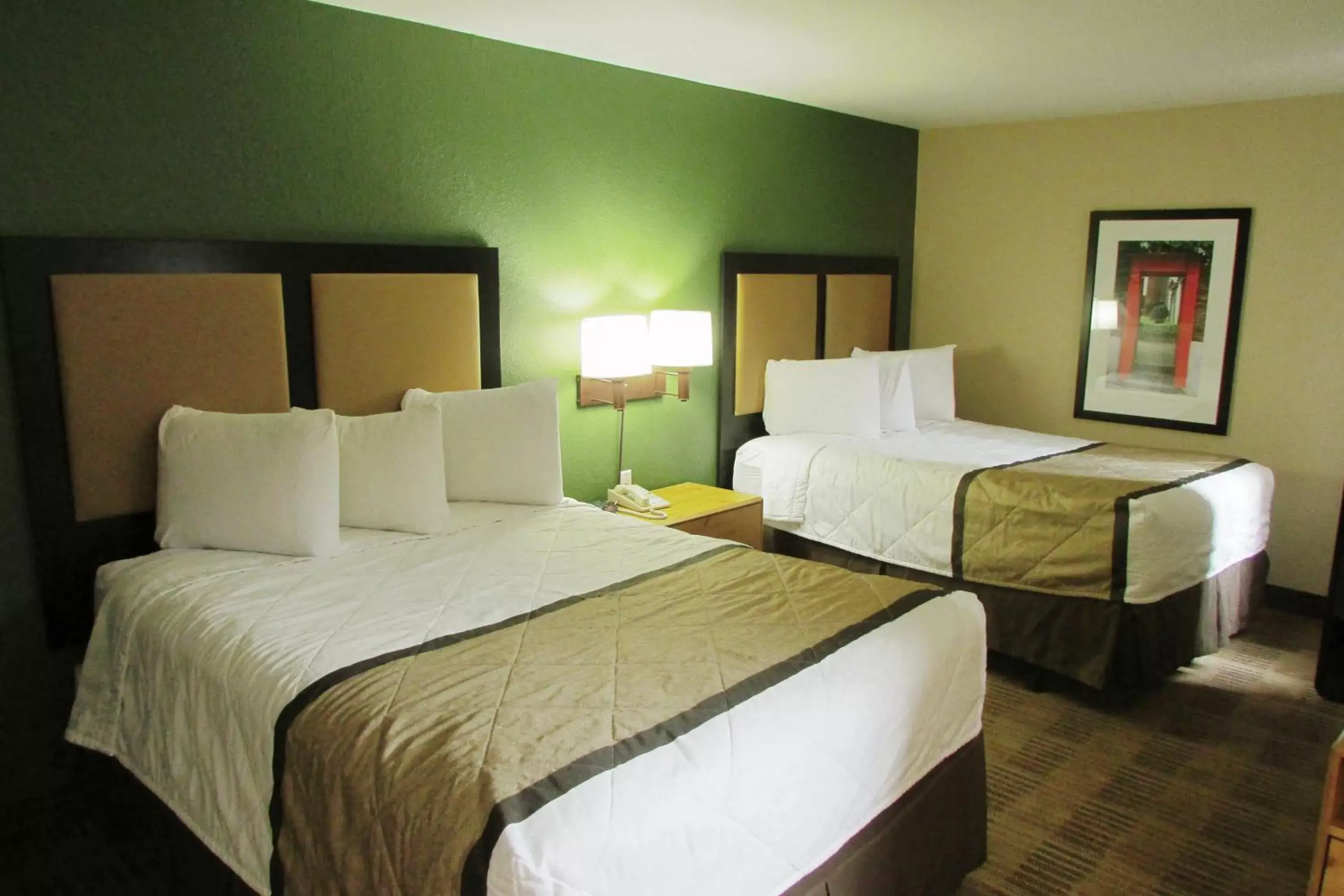 Bed in Extended Stay America Suites - Seattle - Bothell - Canyon Park
