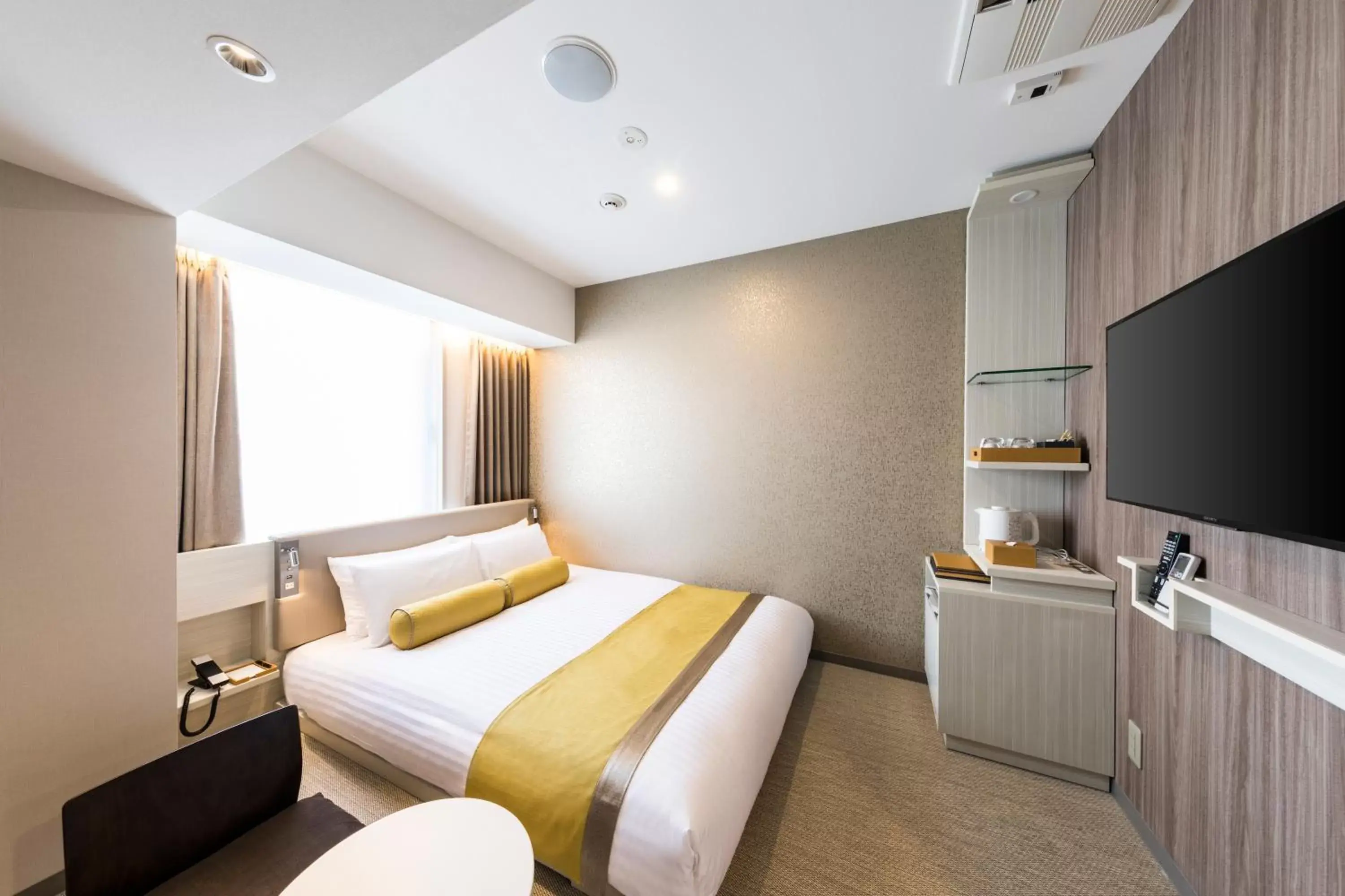 Photo of the whole room, Bed in The Rise Osaka Kitashinchi Photo of the whole room, Bed in The Rise Osaka Kitashinchi