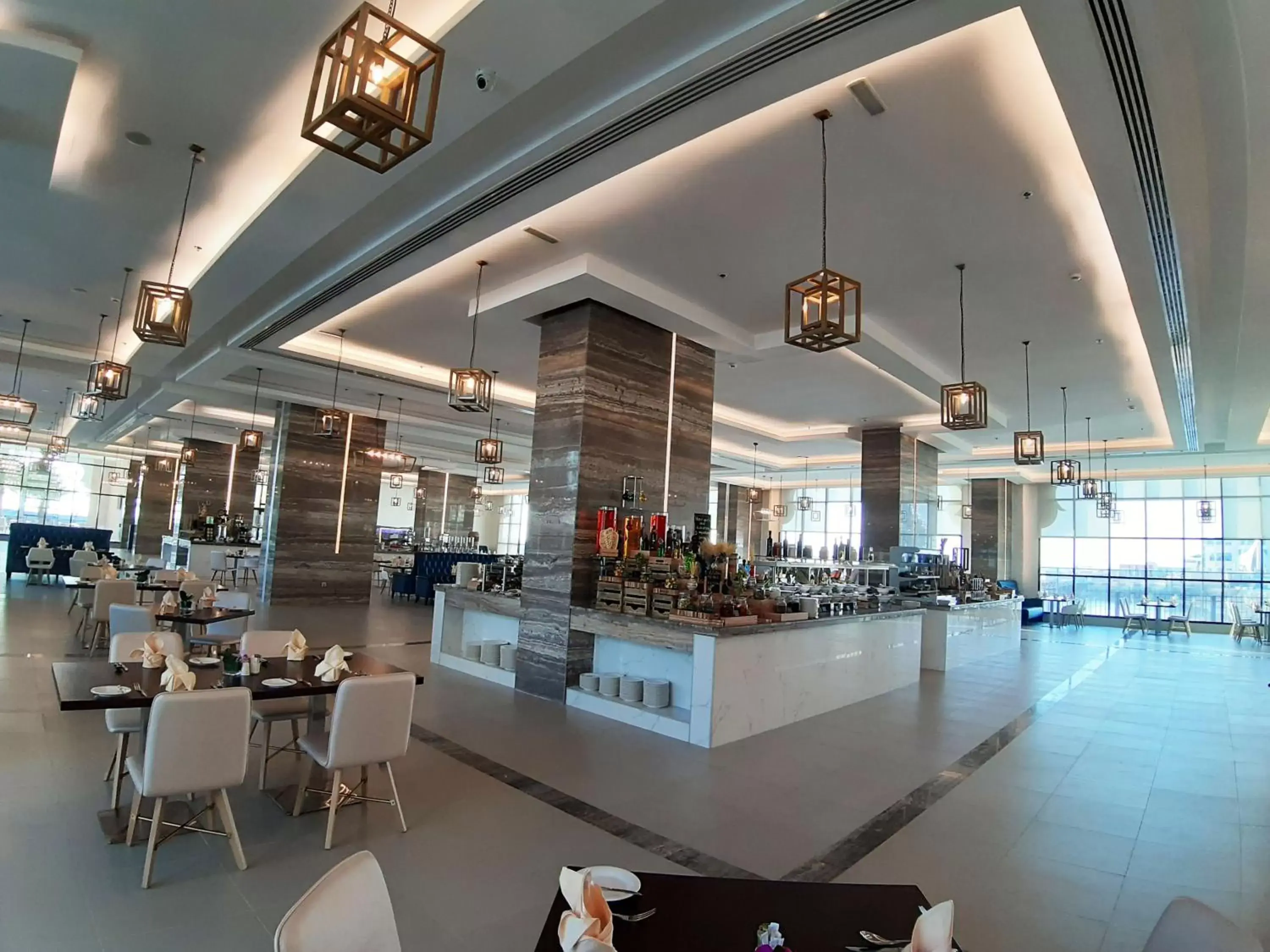Restaurant/Places to Eat in Al Bahar Hotel & Resort