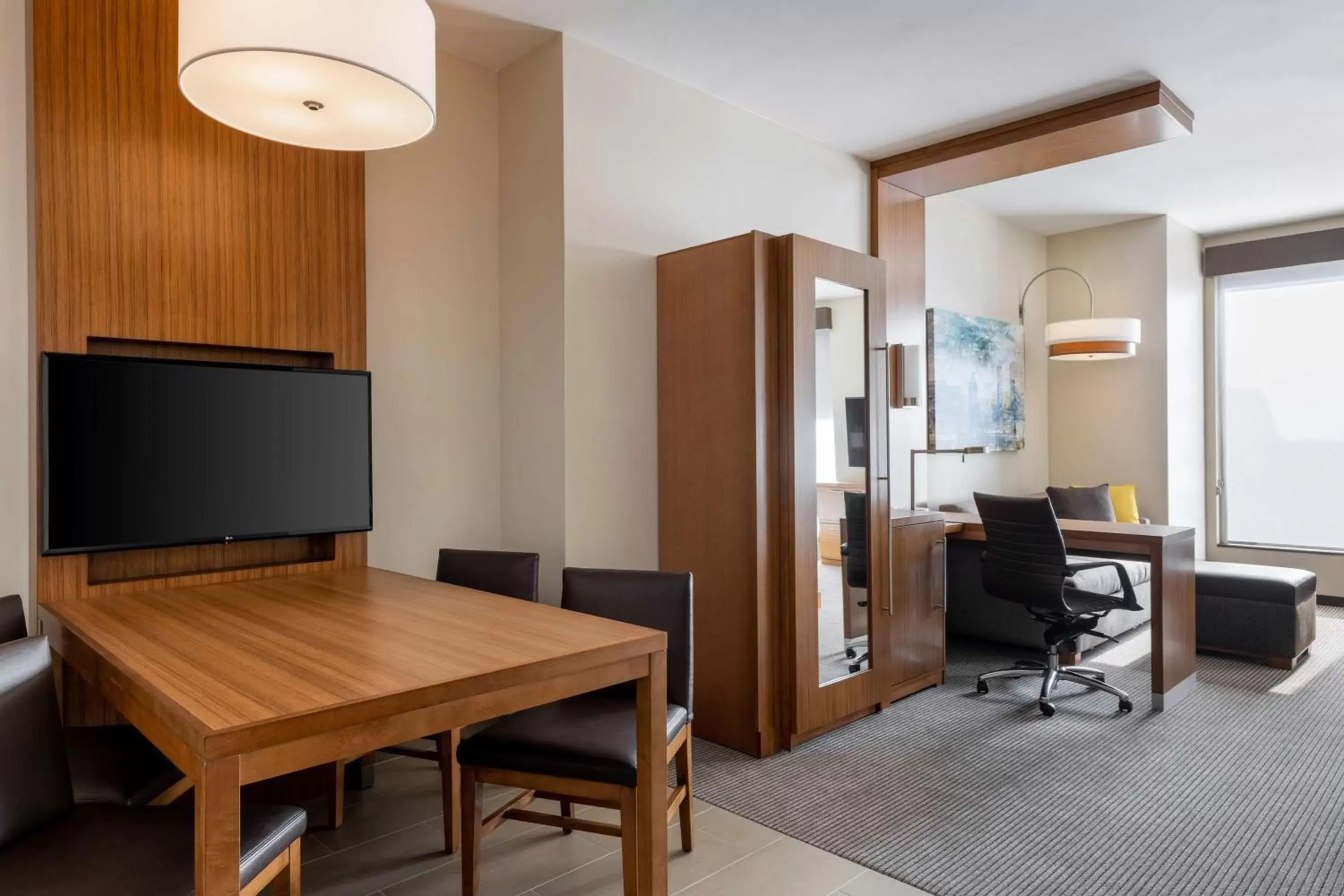 Photo of the whole room, TV/Entertainment Center in Hyatt Place Atlanta Centennial Park