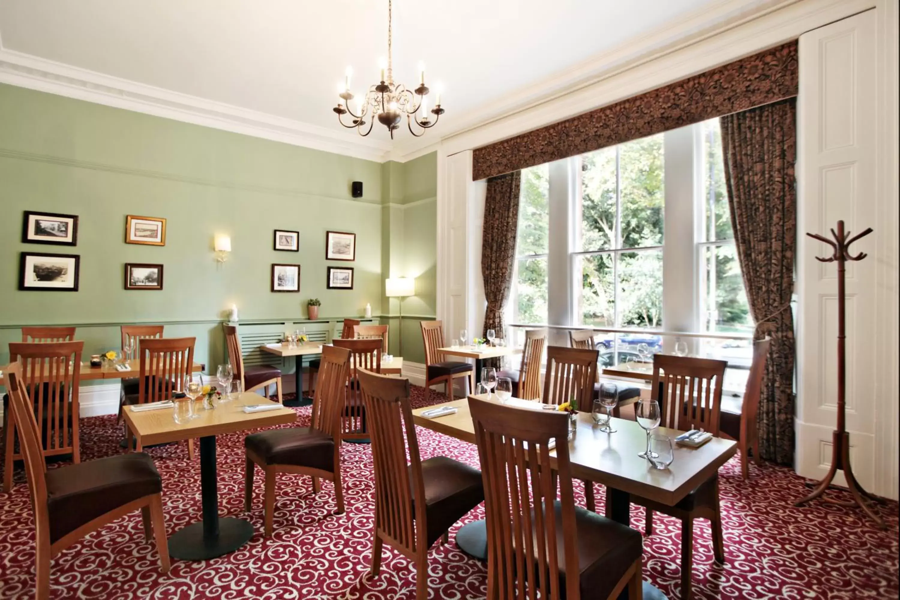 Restaurant/Places to Eat in Victoria Square Hotel Clifton Village
