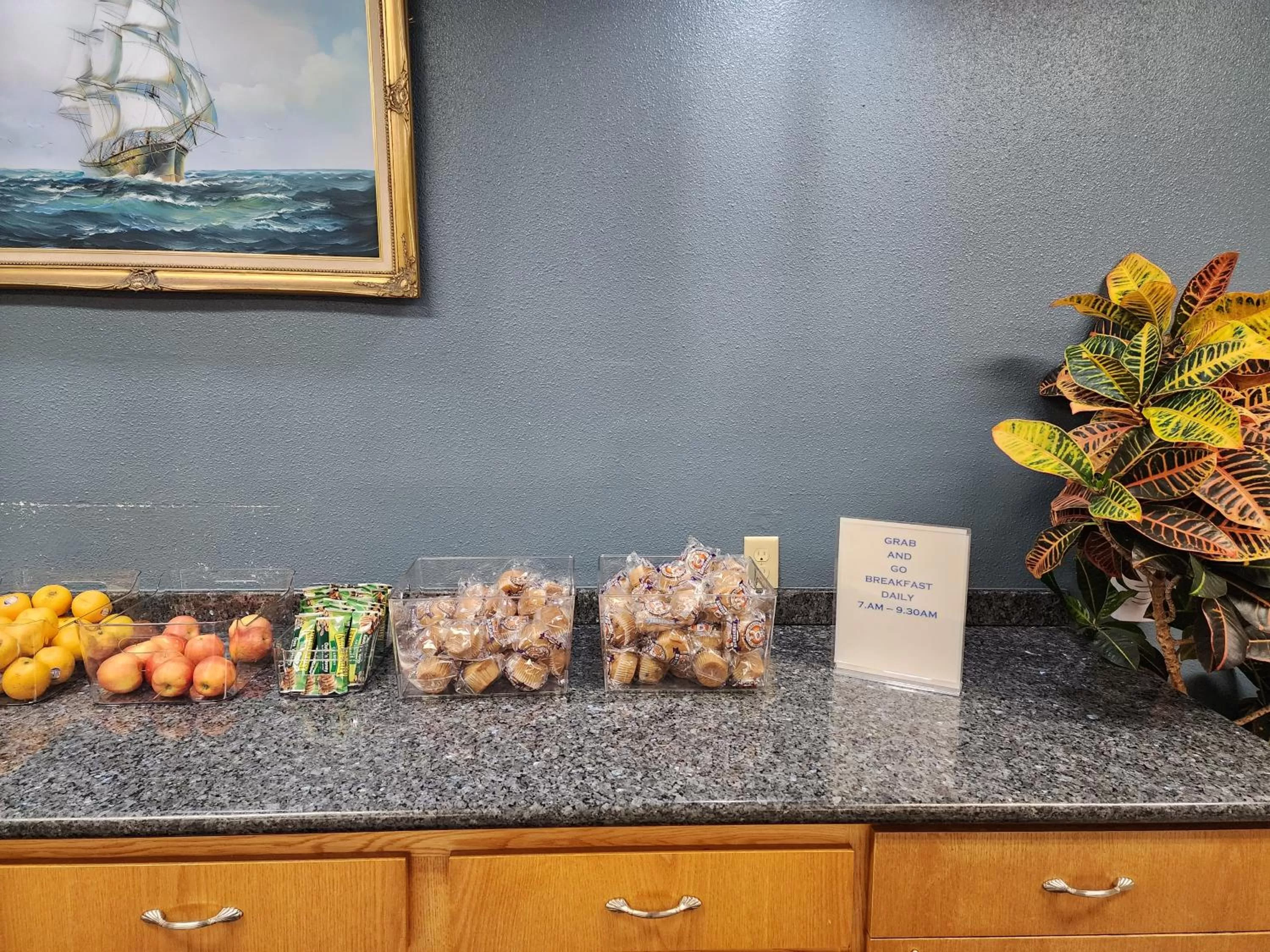 Breakfast in Anchor Beach Inn