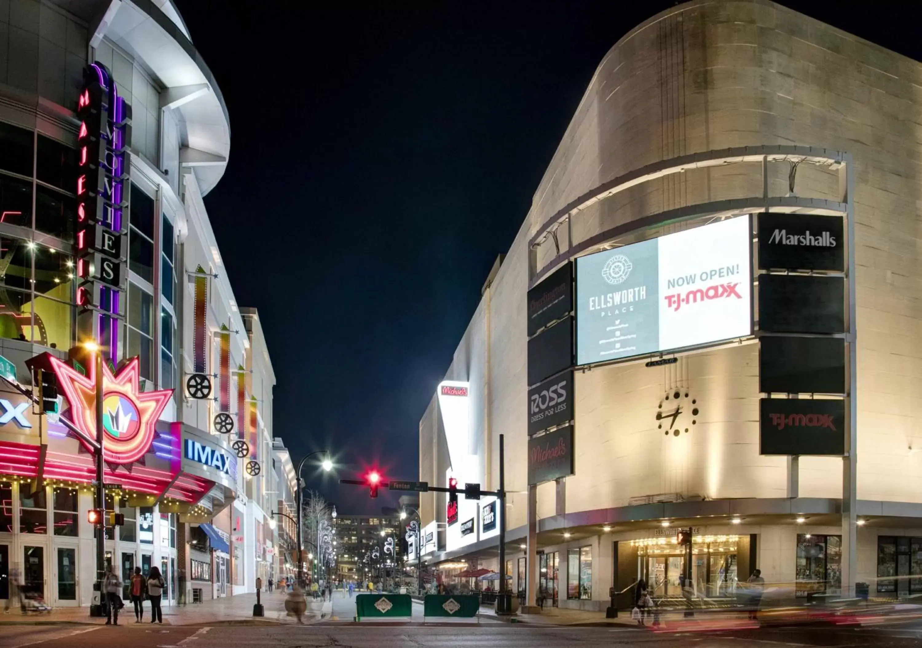 Neighbourhood, Property Building in Hotel Silver Spring