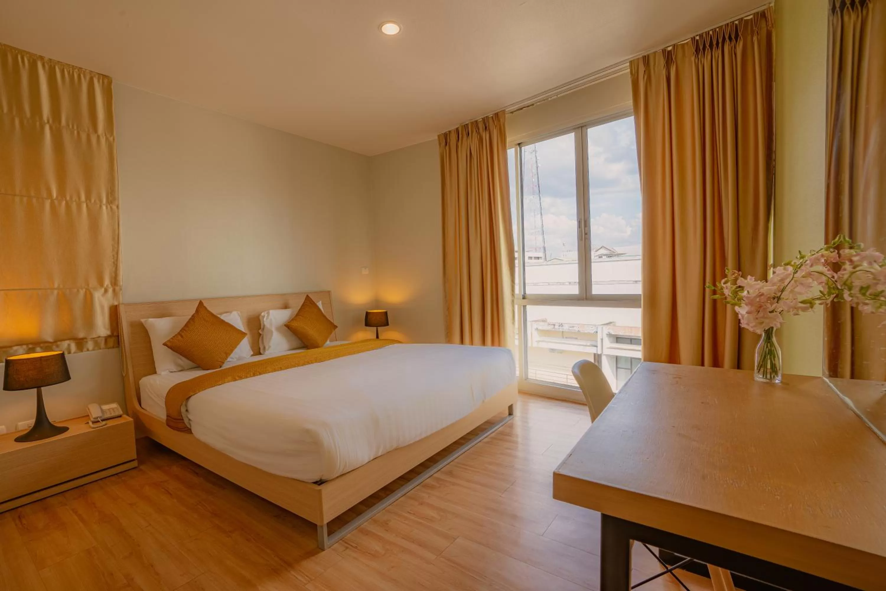 Bedroom, Bed in Peace Land Khaosan