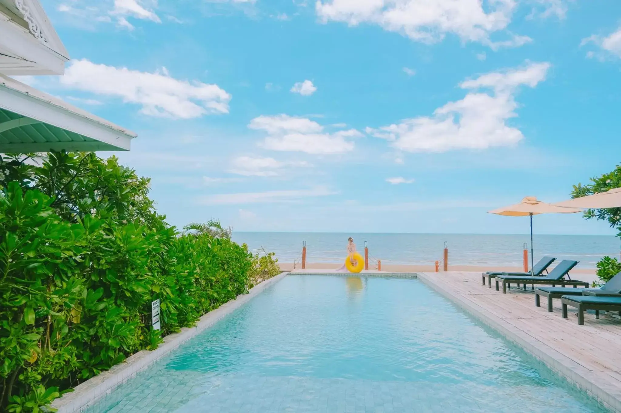 Day, Swimming Pool in De Chaochom Hua Hin