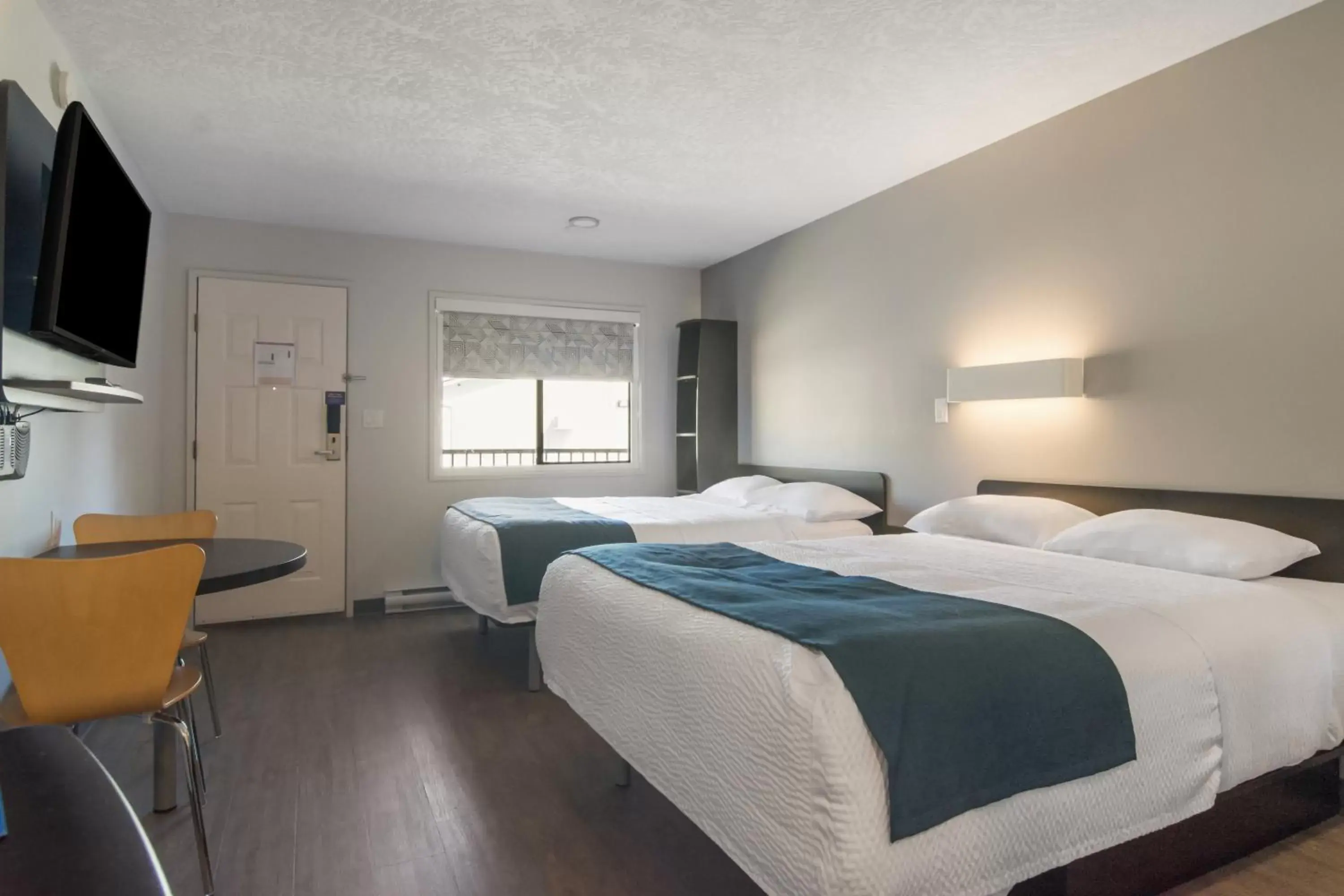 Bedroom, Bed in Motel 6-Saanichton, BC - Victoria Airport