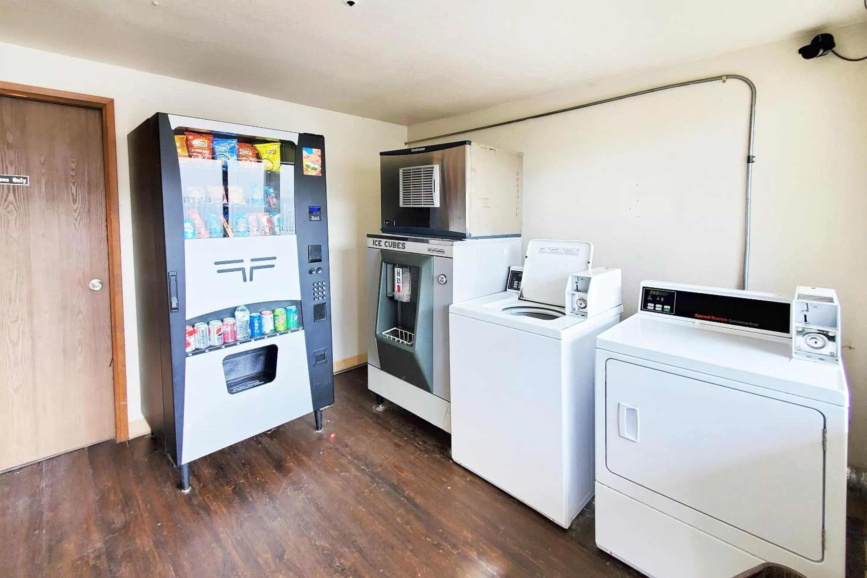 Other, Kitchen/Kitchenette in OYO Woodland Hotel and Suites