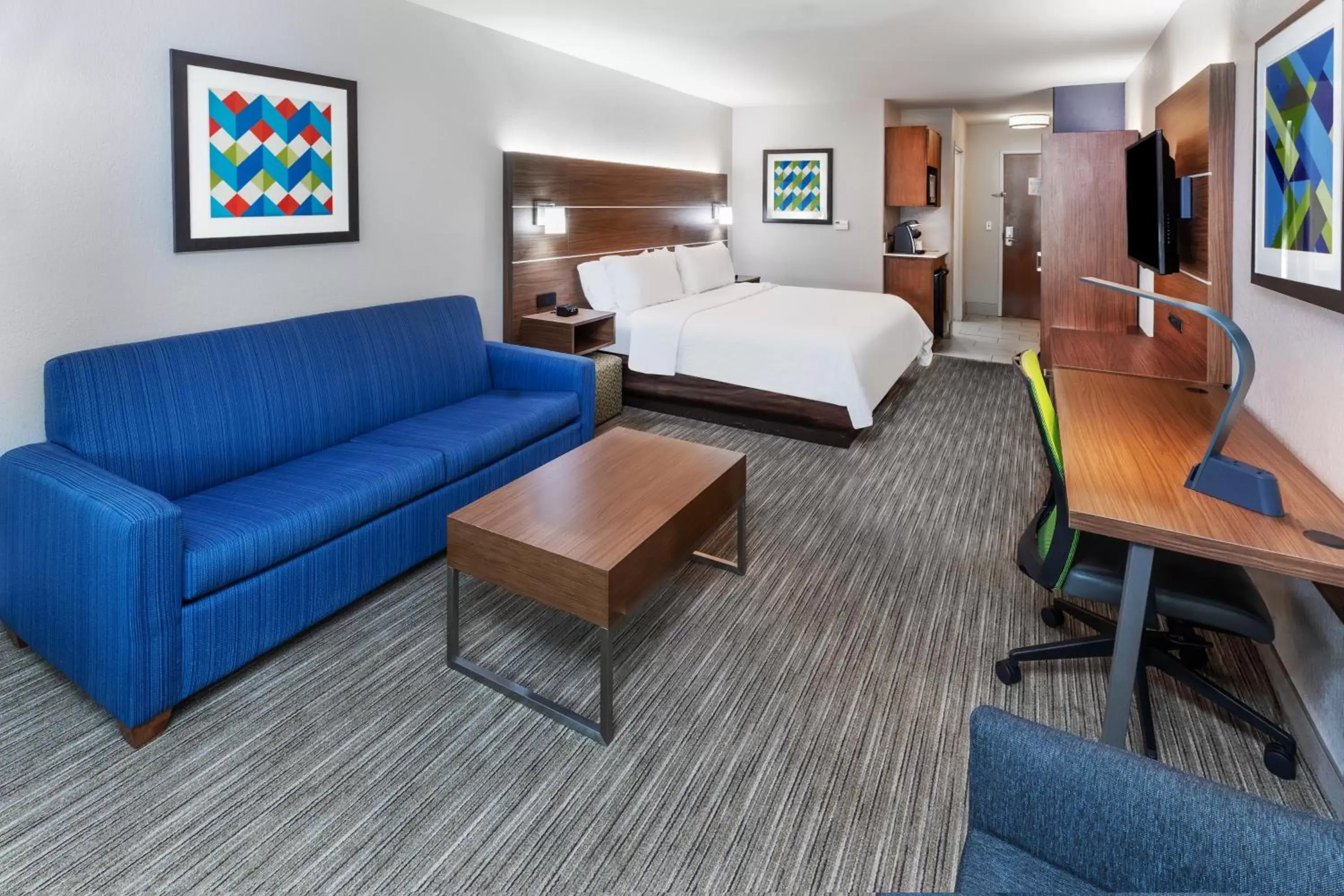King Suite with Sofa Bed in Holiday Inn Express & Suites Lafayette South by IHG King Suite with Sofa Bed in Holiday Inn Express & Suites Lafayette South by IHG