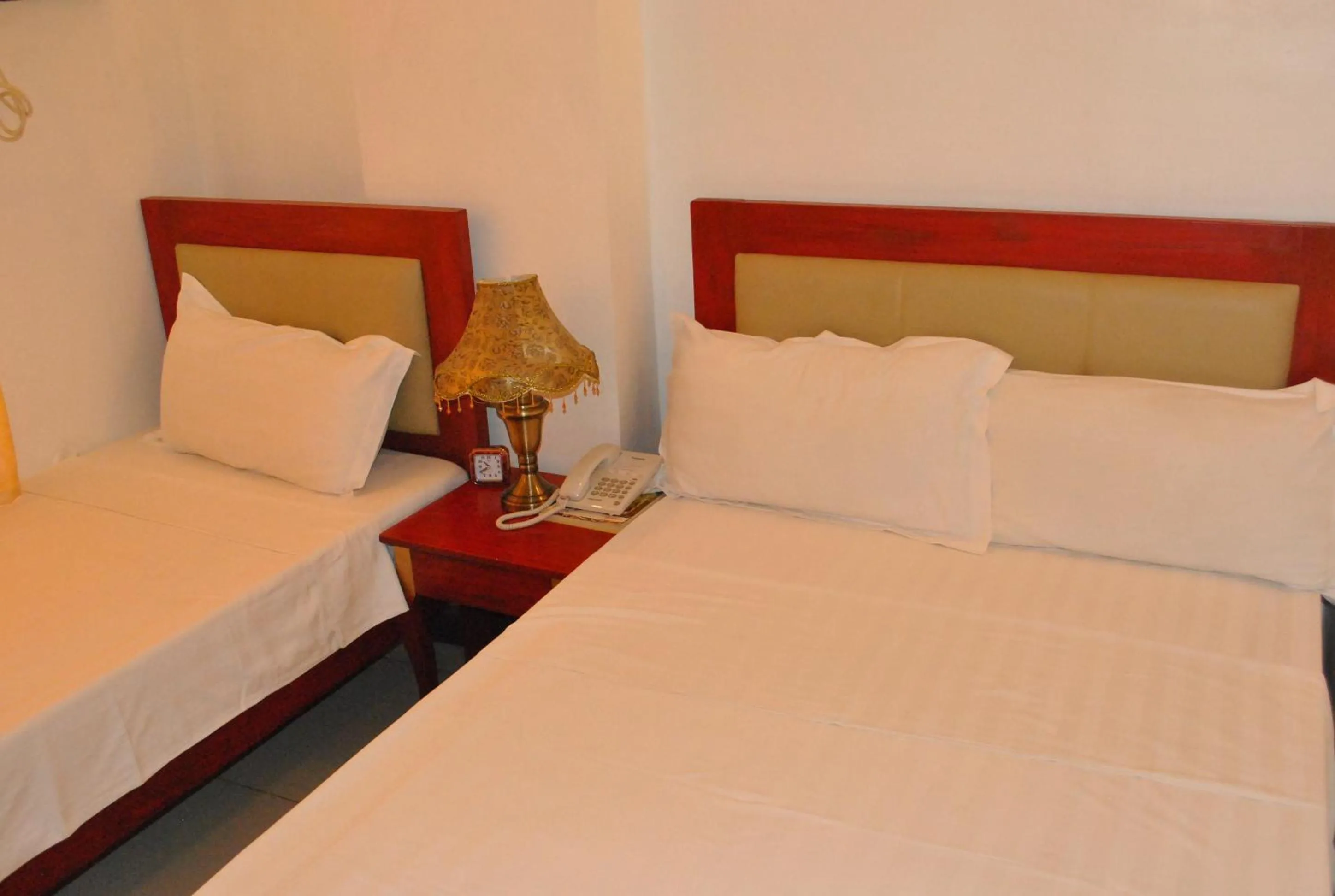 Bed in Dragon Home Inn