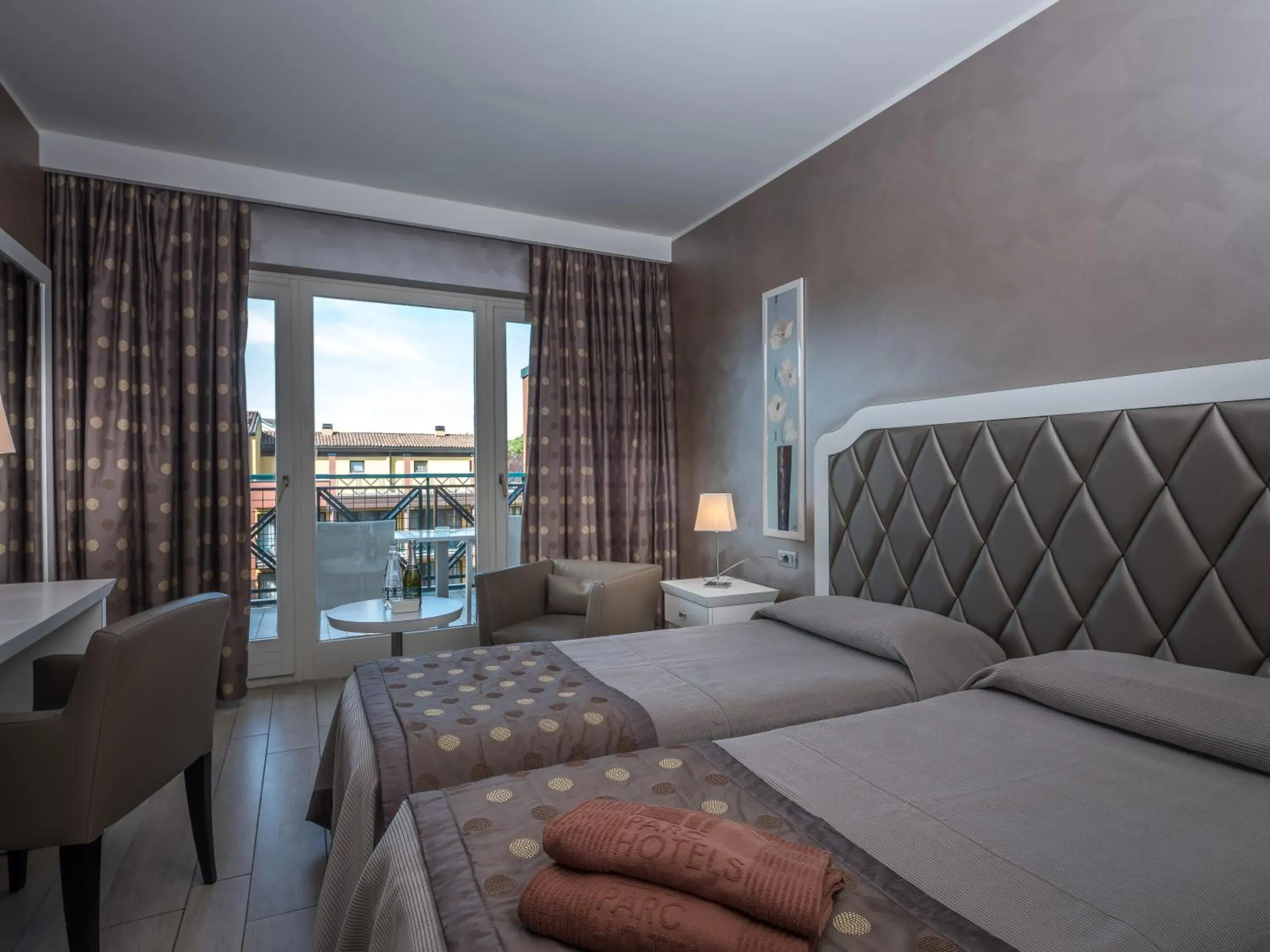 Balcony/Terrace, Bed in Parc Hotel Gritti Balcony/Terrace, Bed in Parc Hotel Gritti