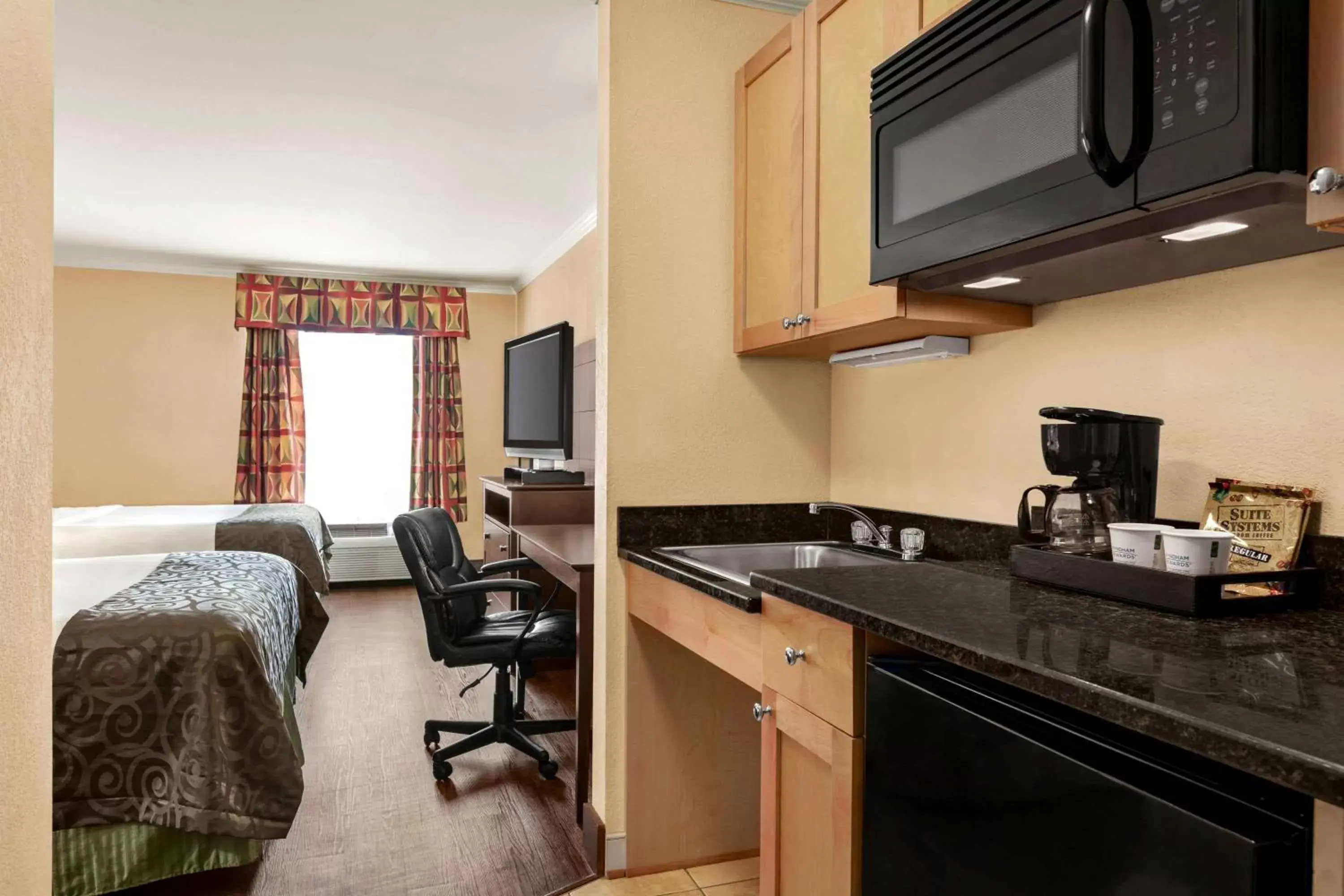 Photo of the whole room, Kitchen/Kitchenette in Baymont by Wyndham Prince George Fort Gregg-Adams