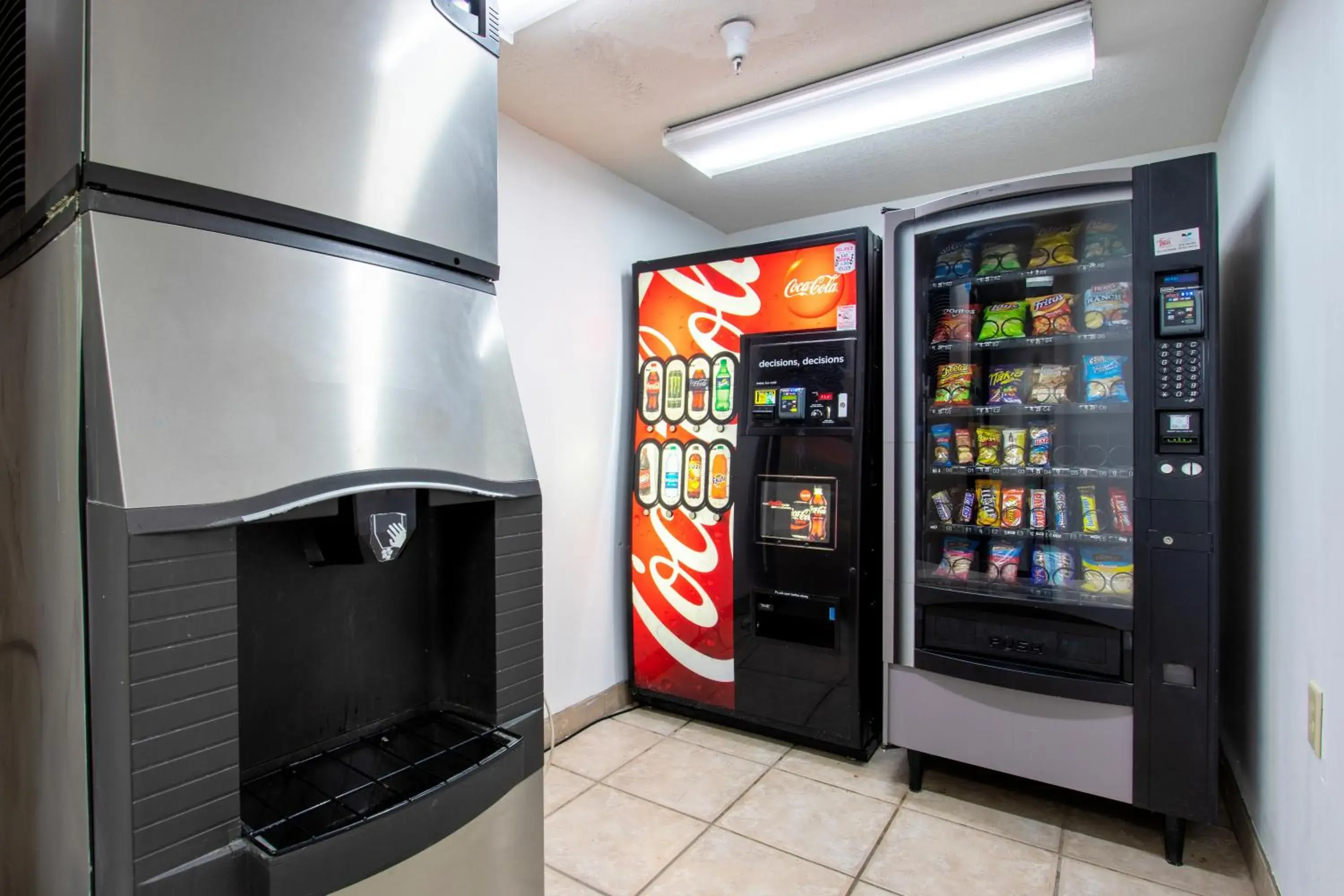 Food and drinks, Supermarket/Shops in Motel 6-El Paso, TX - Southeast