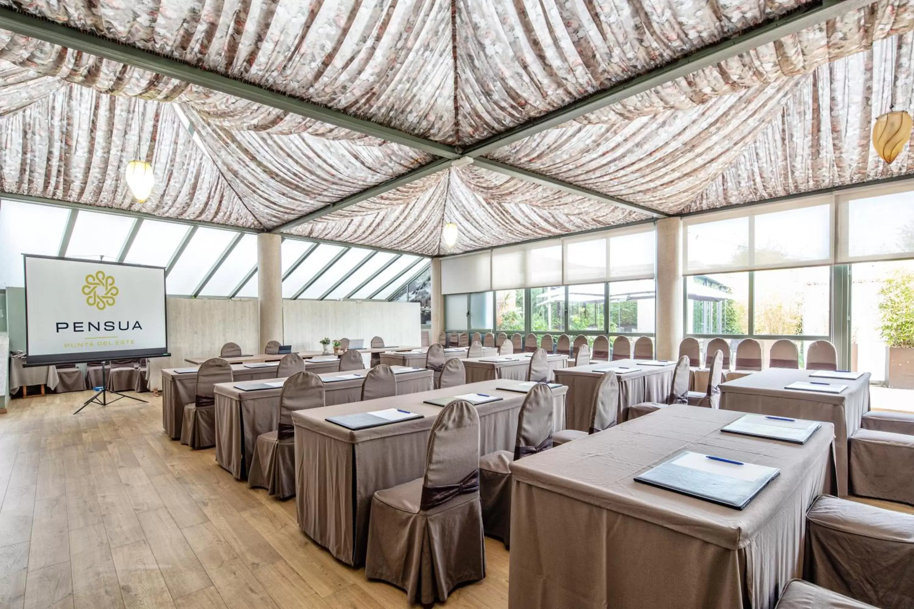 Business facilities in Hotel Pensua Punta del Este