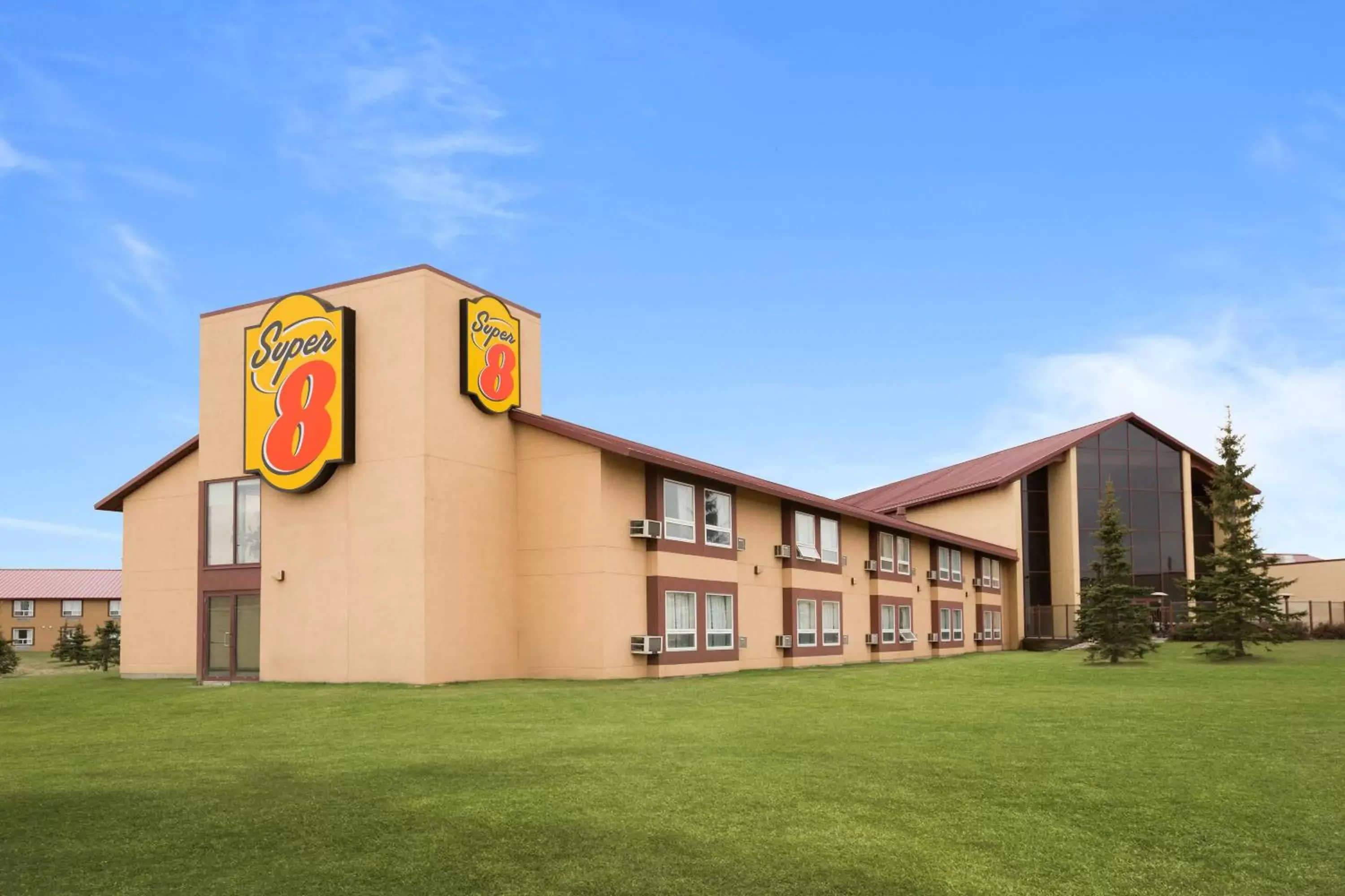 Property building in Super 8 by Wyndham Sherwood Park/Edmonton Area Property building in Super 8 by Wyndham Sherwood Park/Edmonton Area