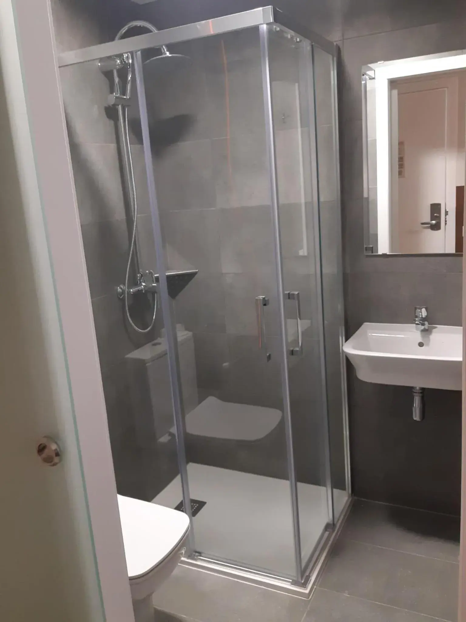Shower, Bathroom in BCN Urbaness Hotels Bonavista