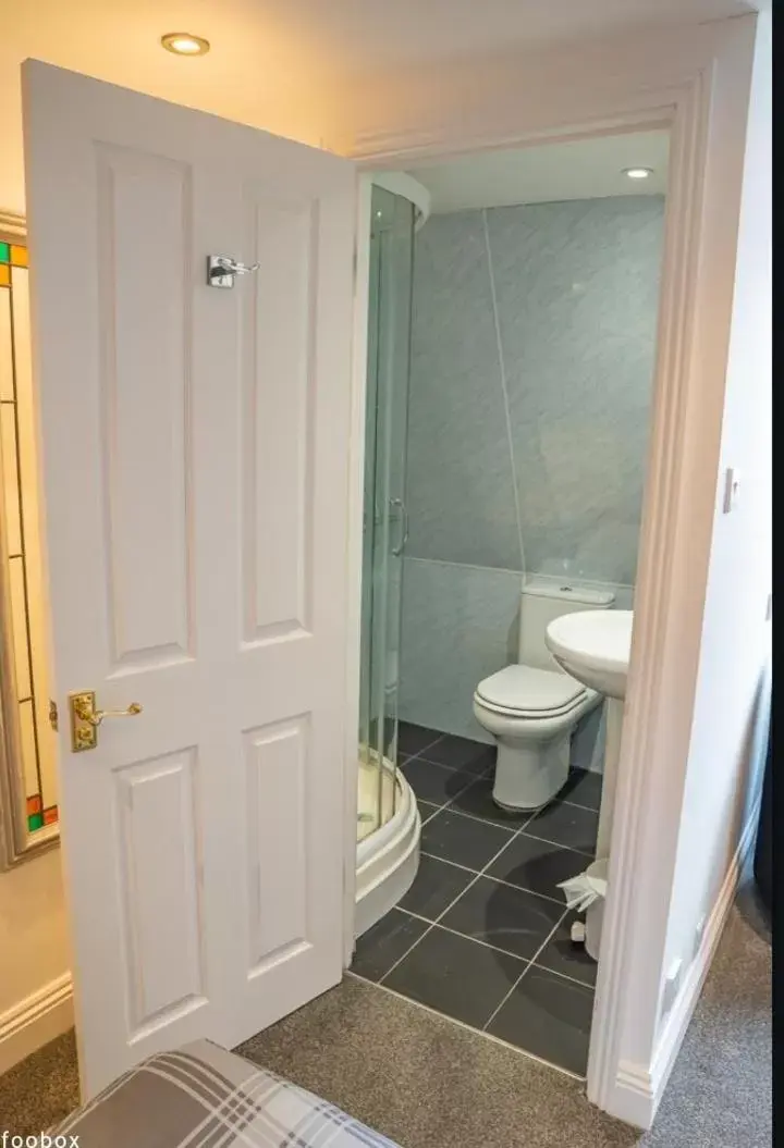 Shower, Bathroom in Weymouth Bay Hotel