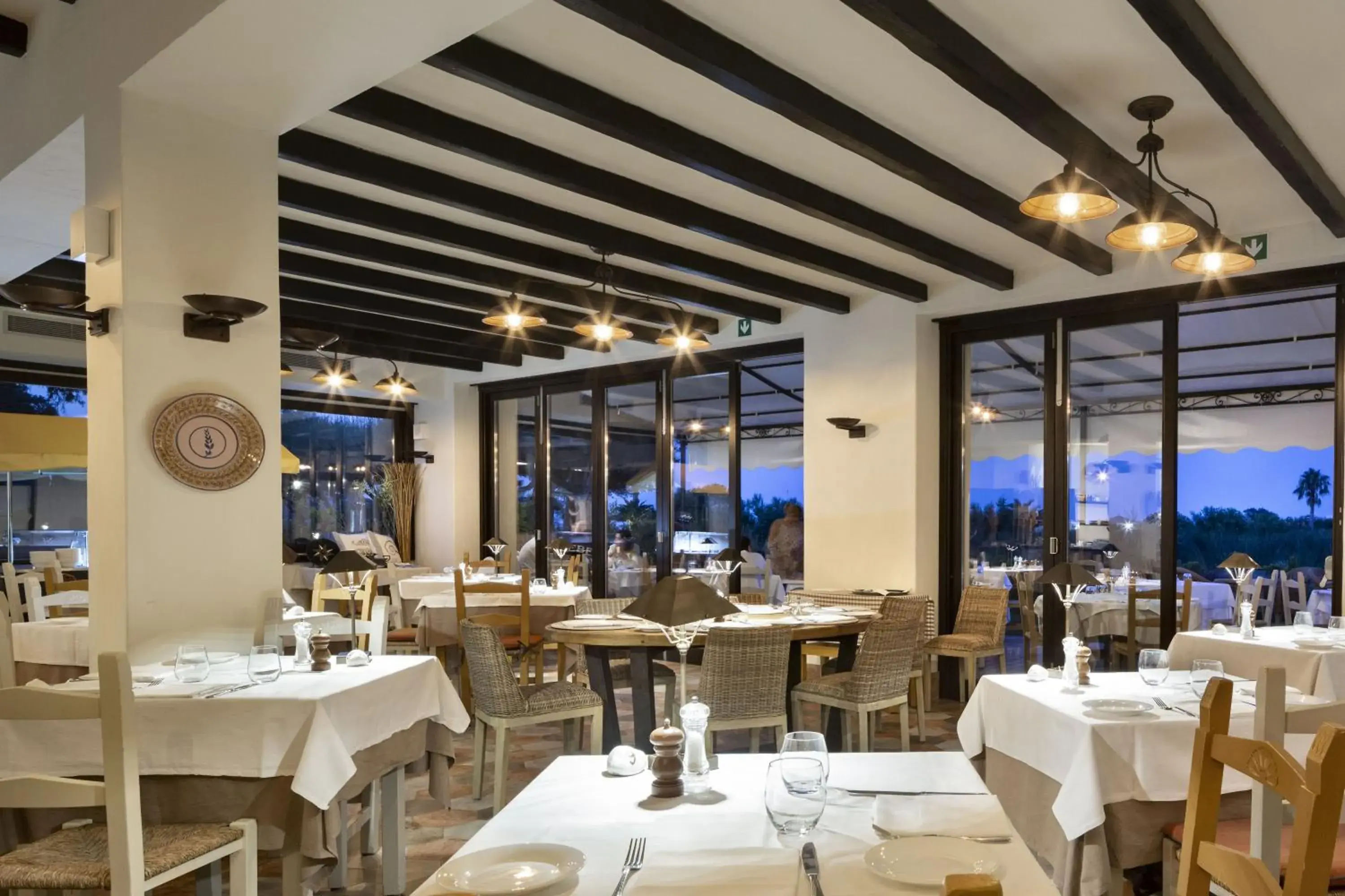 Restaurant/Places to Eat in Hotel Abi D'Oru