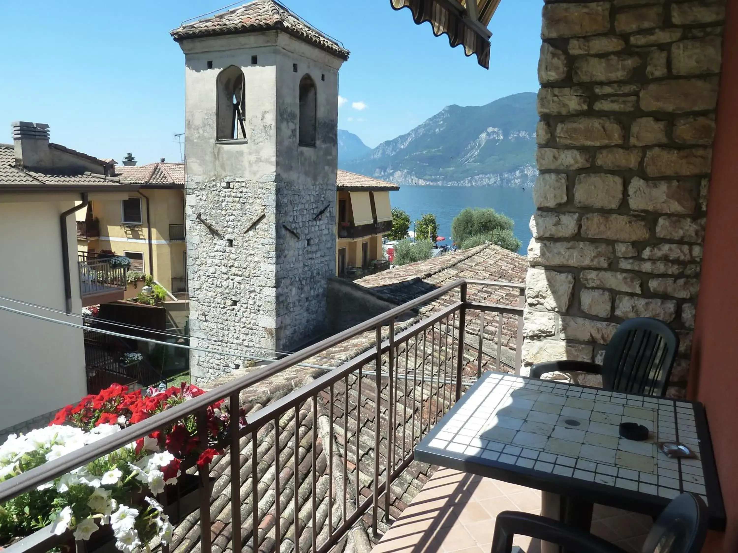 Balcony/Terrace in Albergo Casa Este