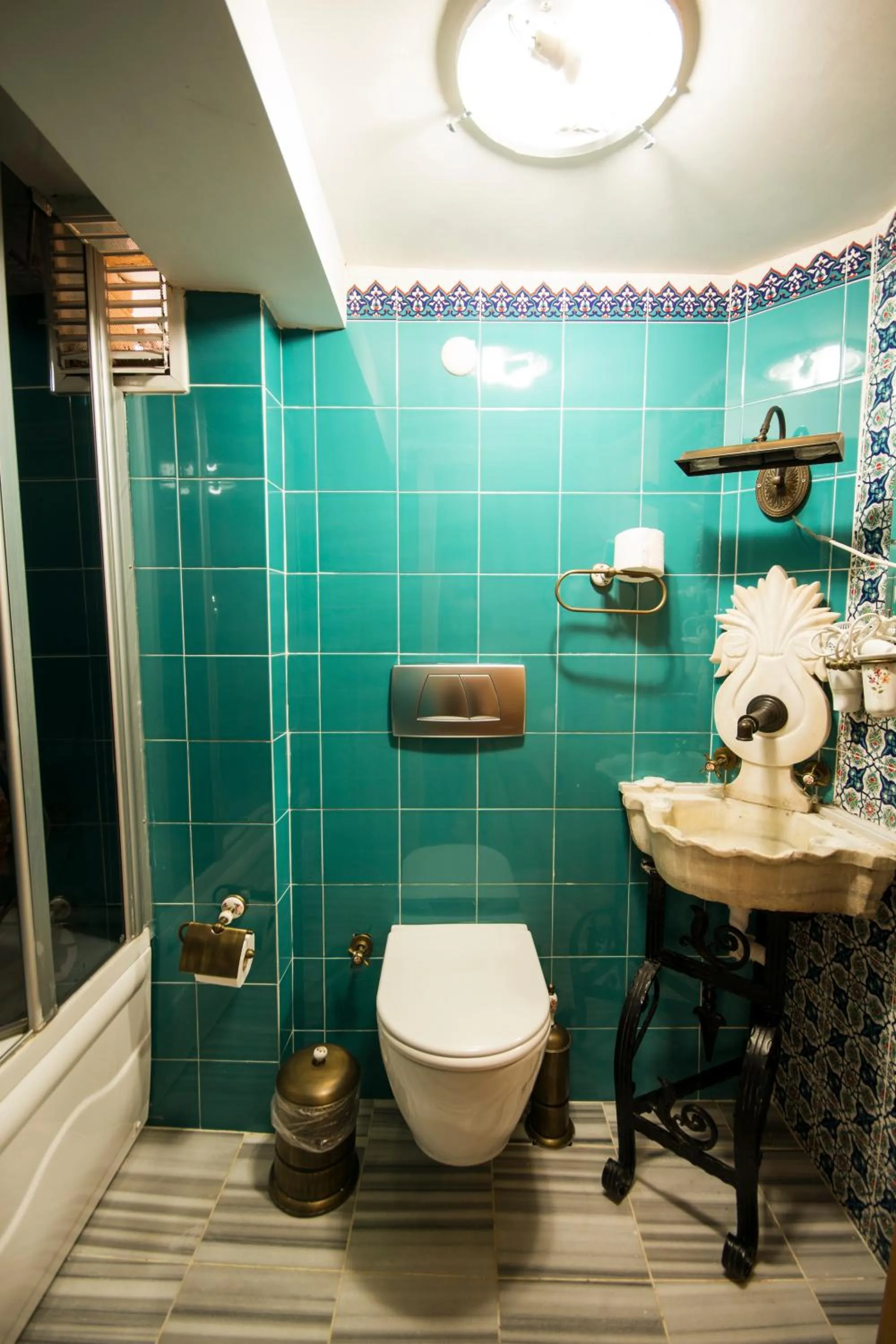 Bathroom in Sultan Corner Hotel