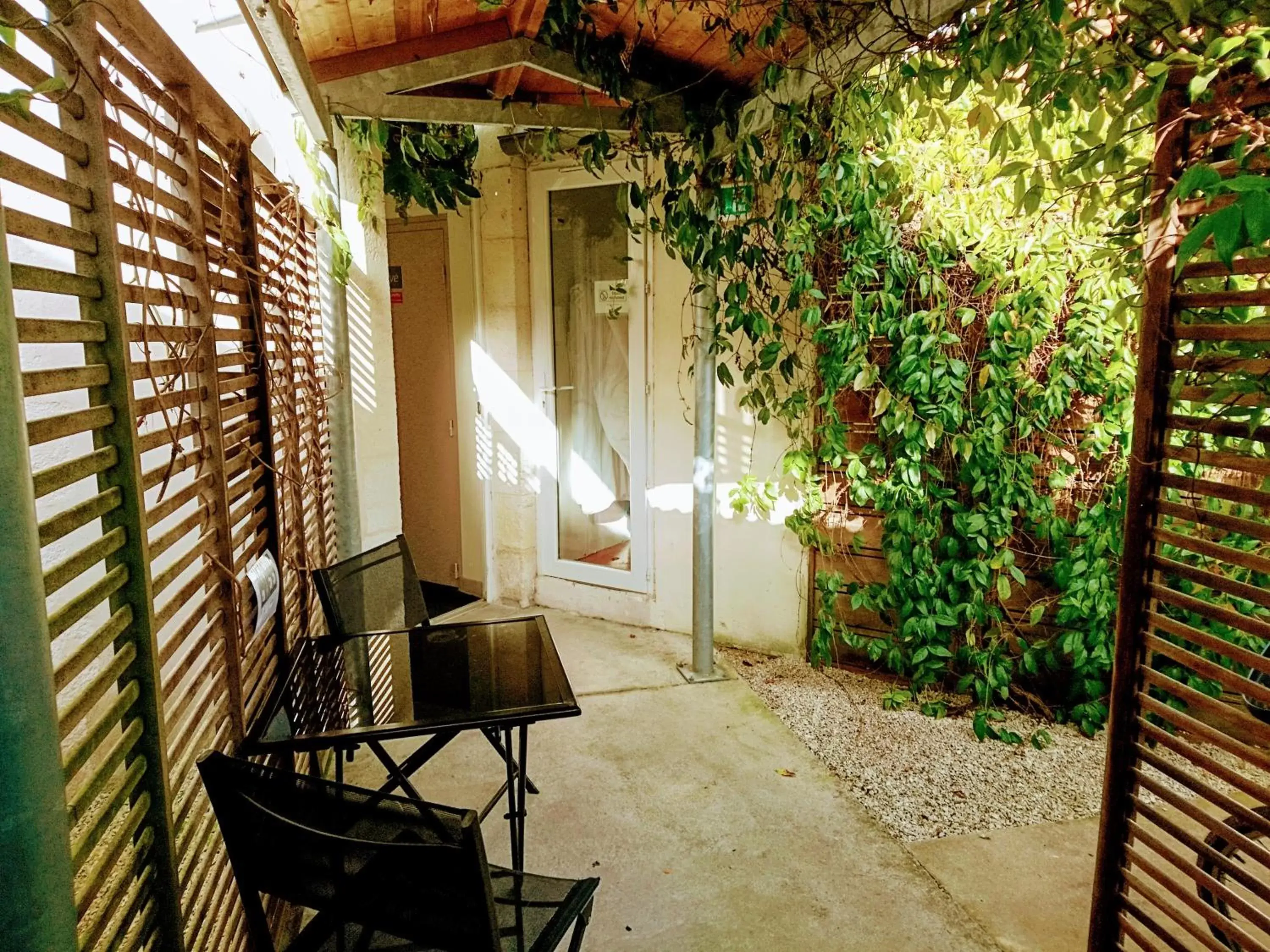 Patio in Accostage Hôtel Plage de la Concurrence